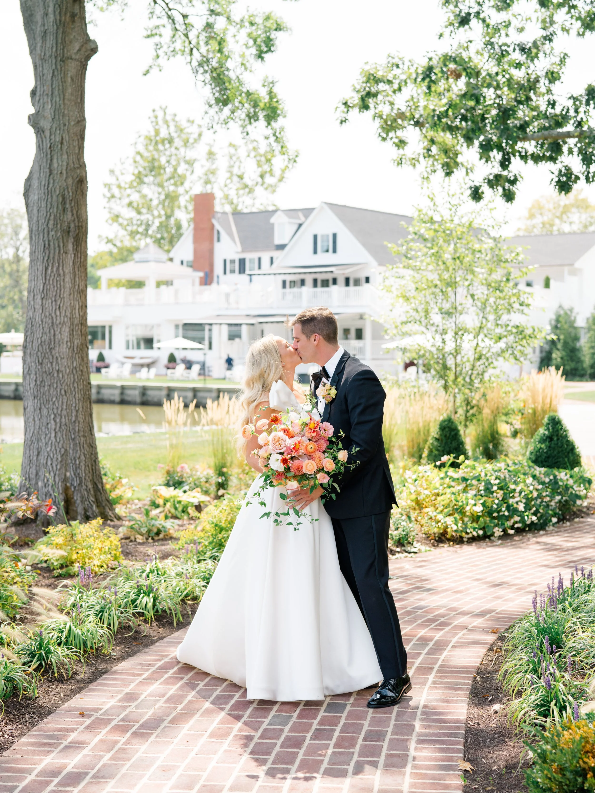 Claire_Bobby_CourtneyLindenPhotography_0409.jpg