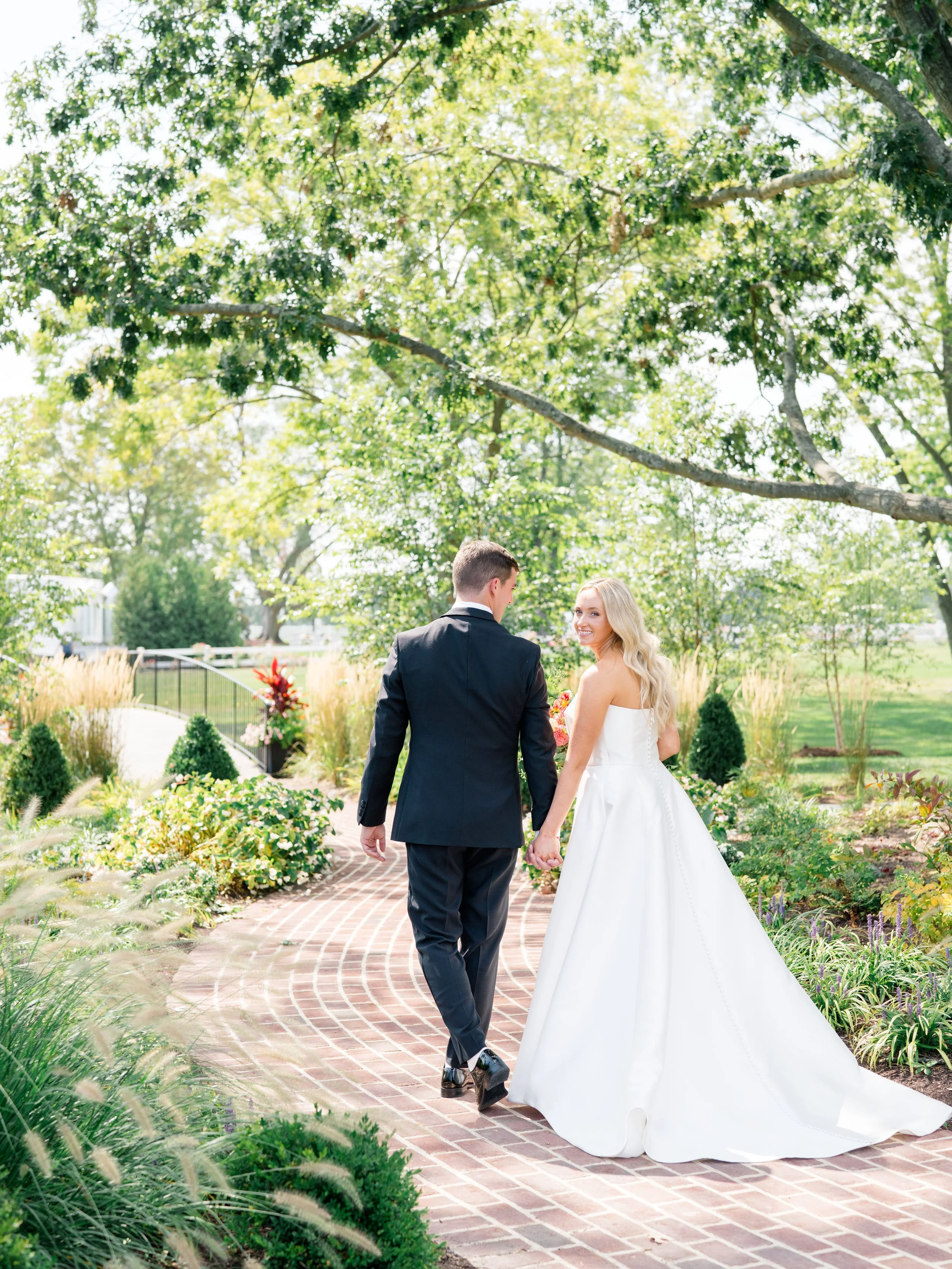 Claire_Bobby_CourtneyLindenPhotography_0417.jpg