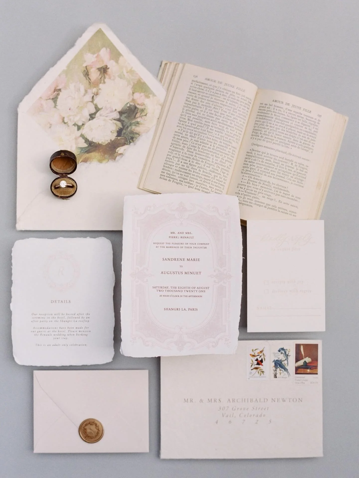 because Paris is always a good idea ✨

a city that is historic, timeless, romantic, and elegant and a wedding we&rsquo;re still drooling over

stationary that outdoes itself and pairs perfectly with the vision our bride &amp; groom had 

cheers to a 