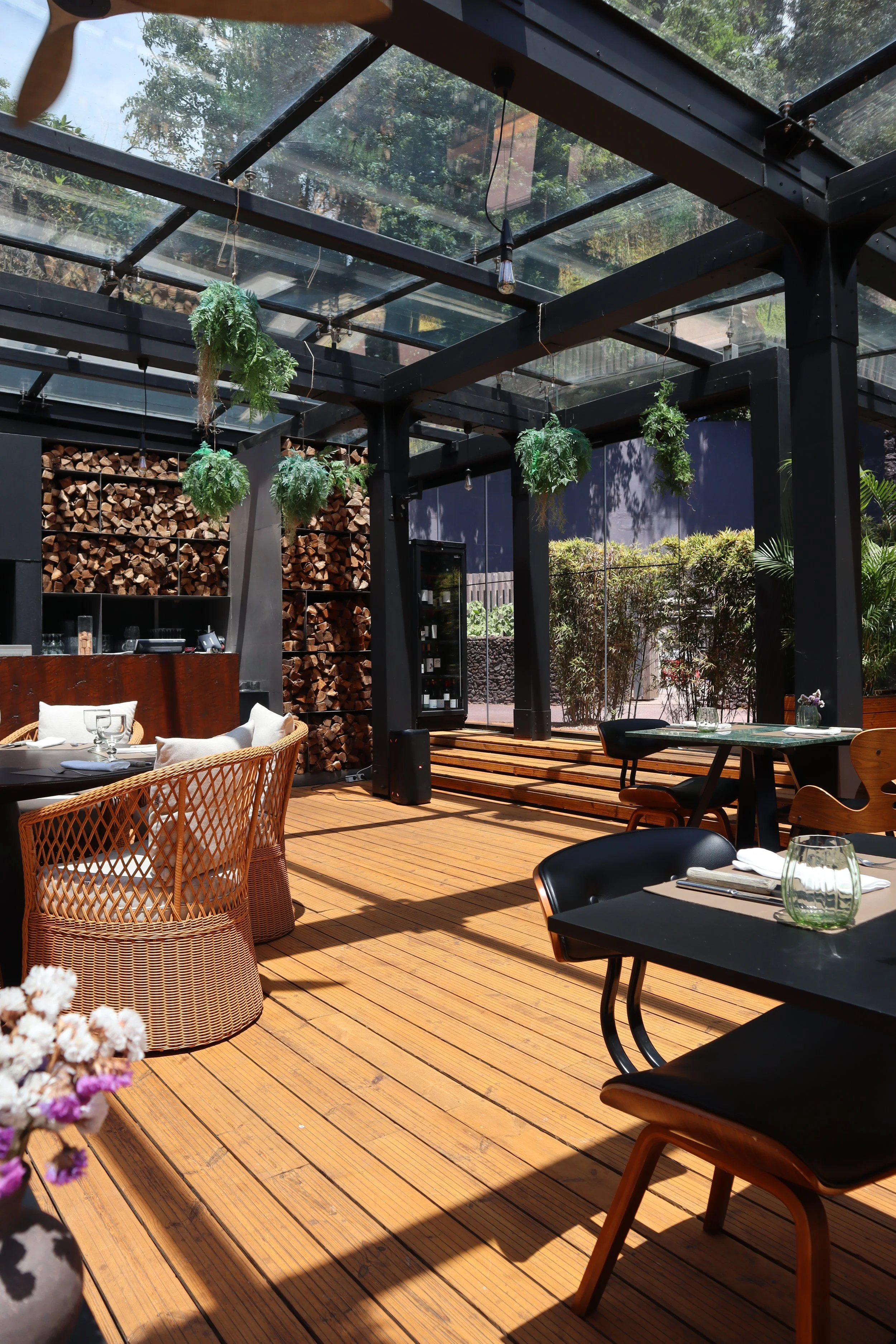 pretty restaurant.JPG