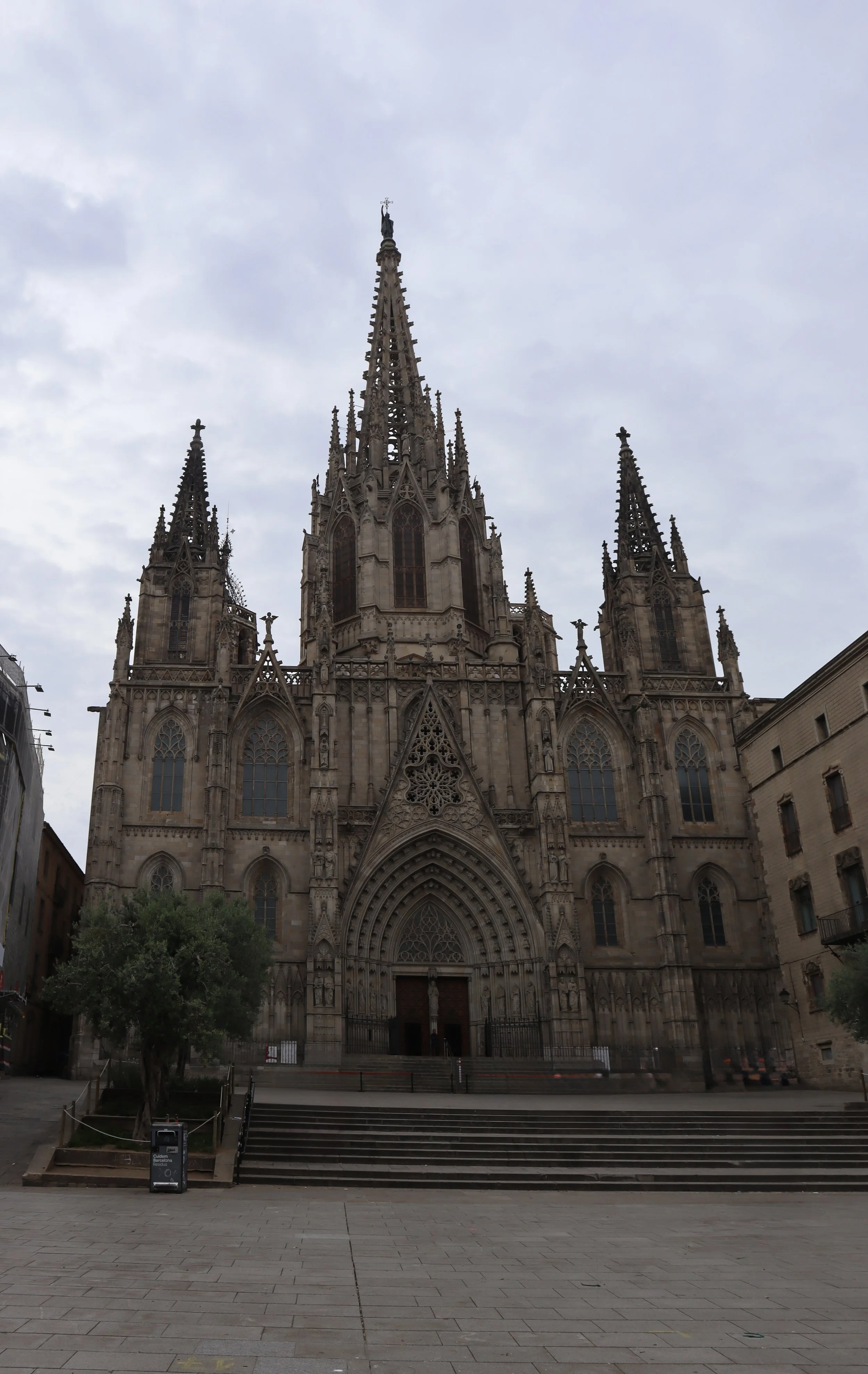 barcelona cathedral.JPG