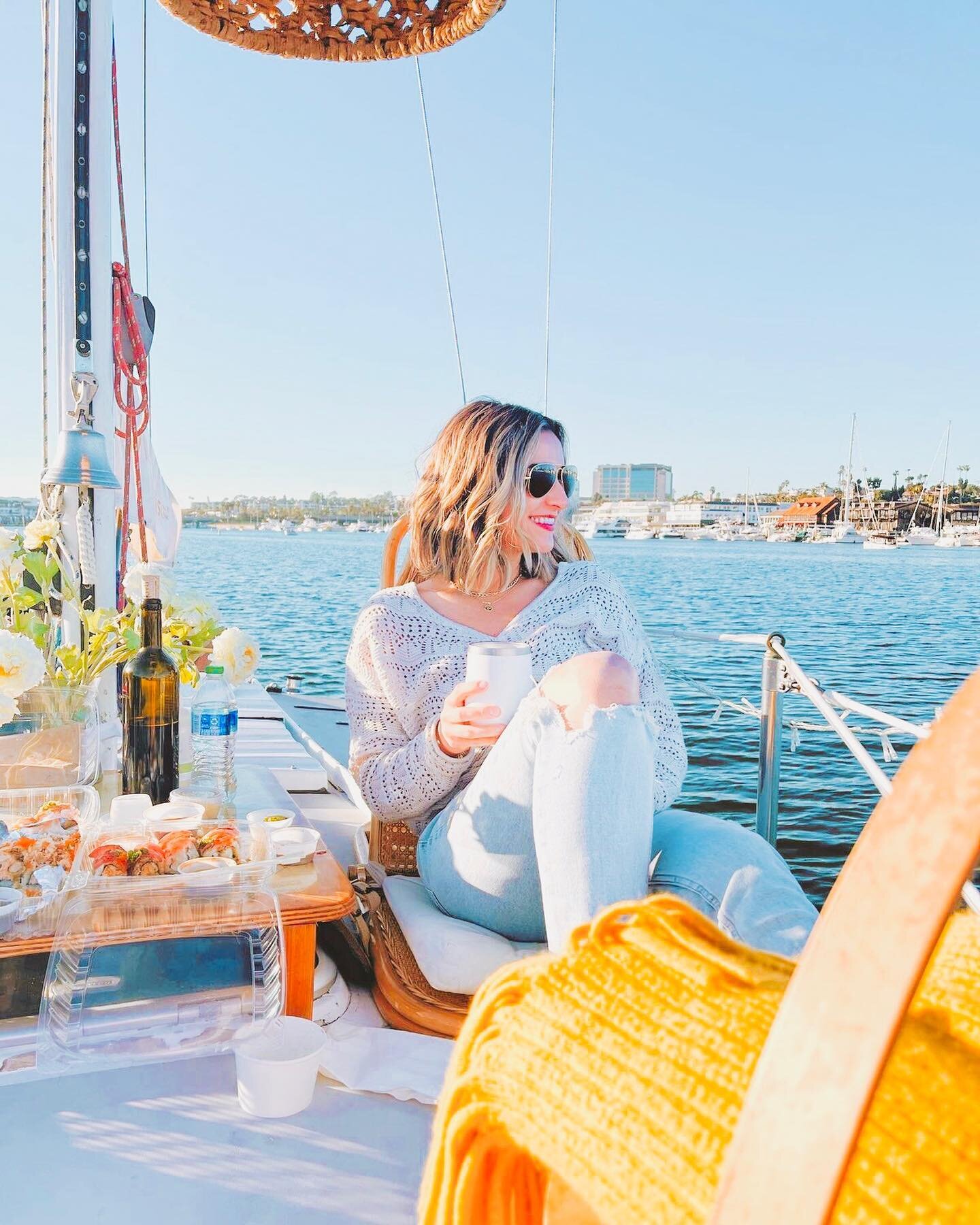 Come enjoy the beautiful weather while cruising in style with us! Book your cruise now at www.theboatpeoplecruise.com #boatcruise #newportbeachca #sunsetcruise #datenight #proposalideas #girlsnightout #datenightideas #visitnewportbeach #sailboat #fri