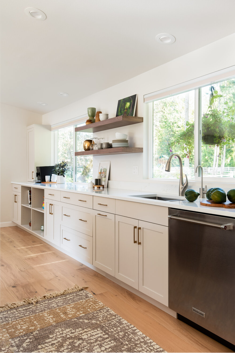 light and airy framhouse kitchen