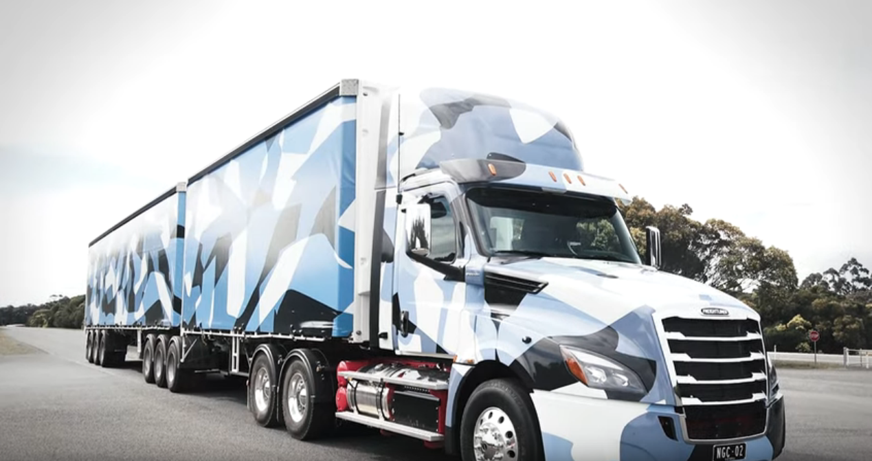 Daimler 2020 Freightliner Cascadia Premier Showcase