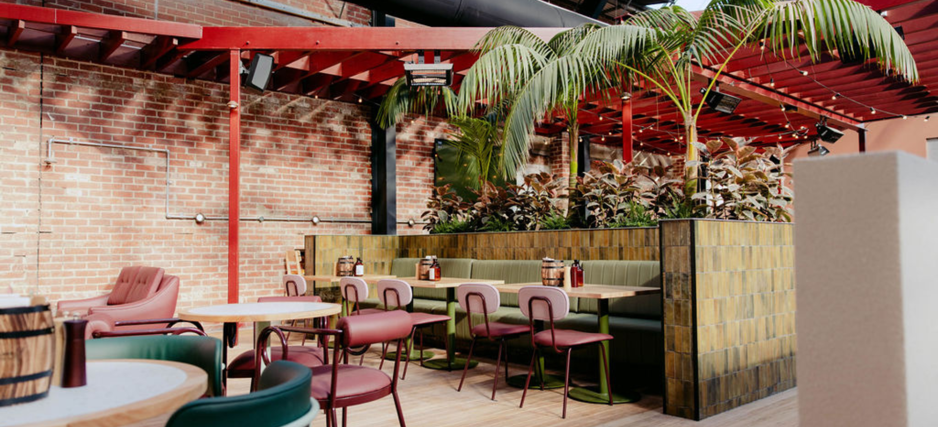 Moreland Hotel Drinks Page Beer Garden Banner.png