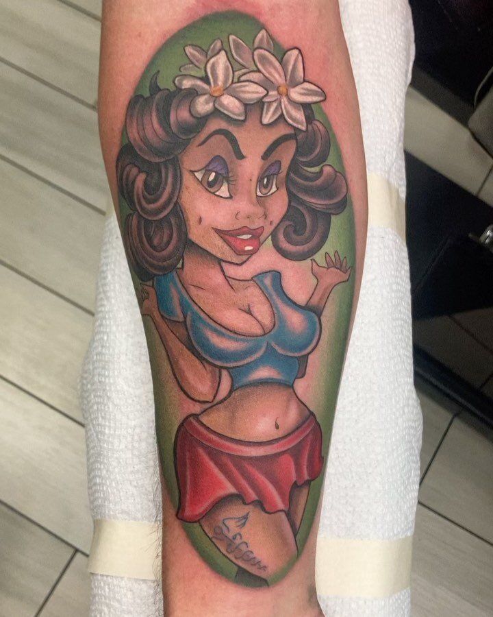 Lil new school pinup from the other day. This was a lot of fun!! 

#newschool #pinup #newschoolpinup #islander #coppercoiltattoo #staugustine #stauguatinetattoo #florida #floridatattoo