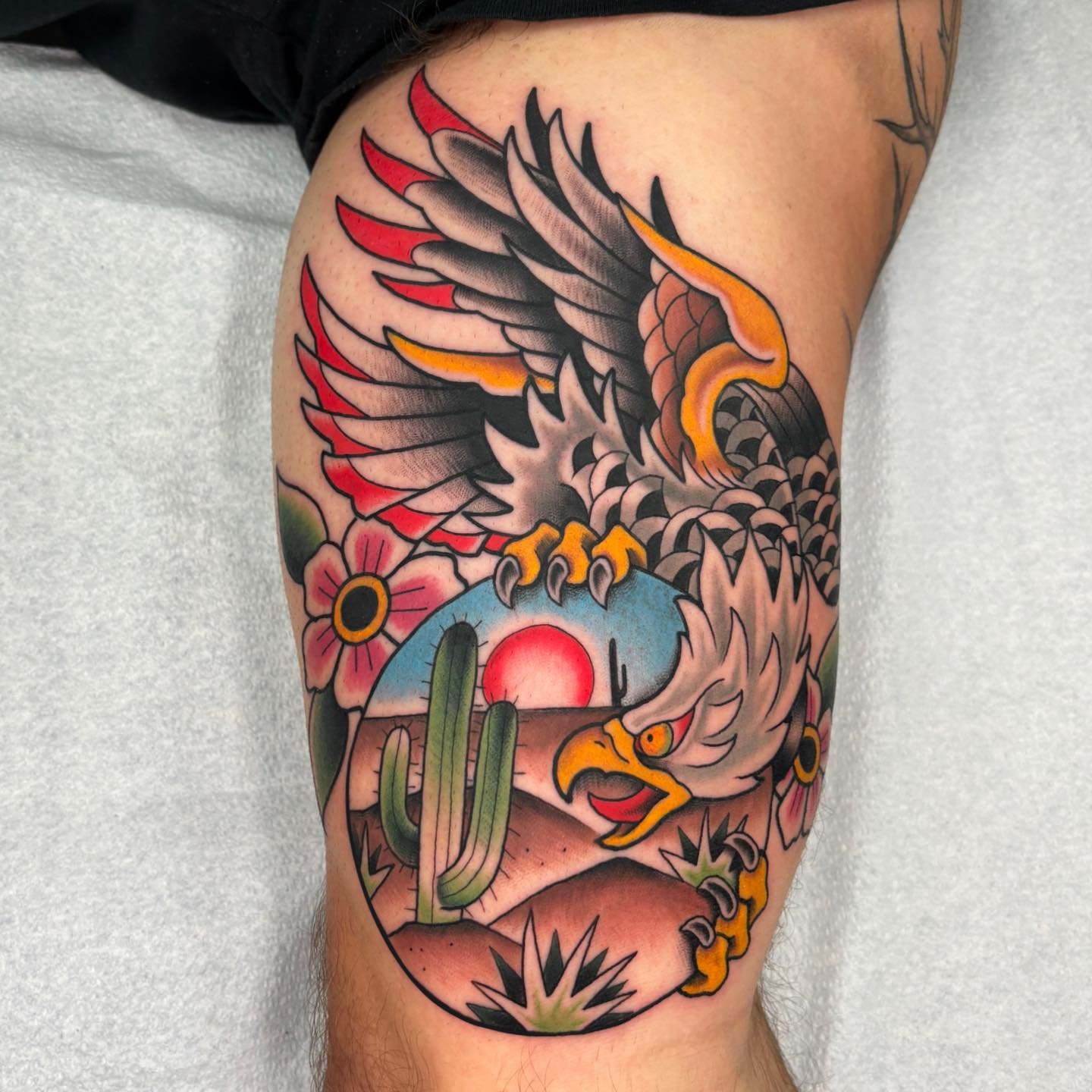Got to tattoo my desert eagle I painted for the previous @blind_tattoo_exchange 

#eagle #eagletattoo #traditional #traditionaltattoo #colortattoo #boldwillhold #coppercoiltattoo #staugustine #staugustinetattoo