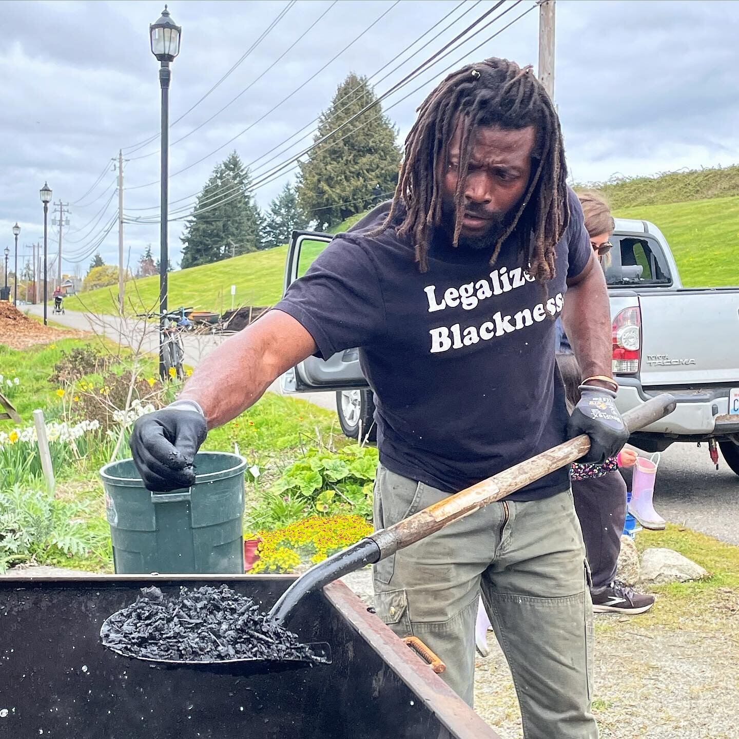 Biochar Burn with @beaconfoodforest 🔥 We made a few barrels in just a couple hours, transforming piles of garden waste into reusable soil additive for the food forest using the kiln we built with @bajaimpreza back in December. Biochar is a method of