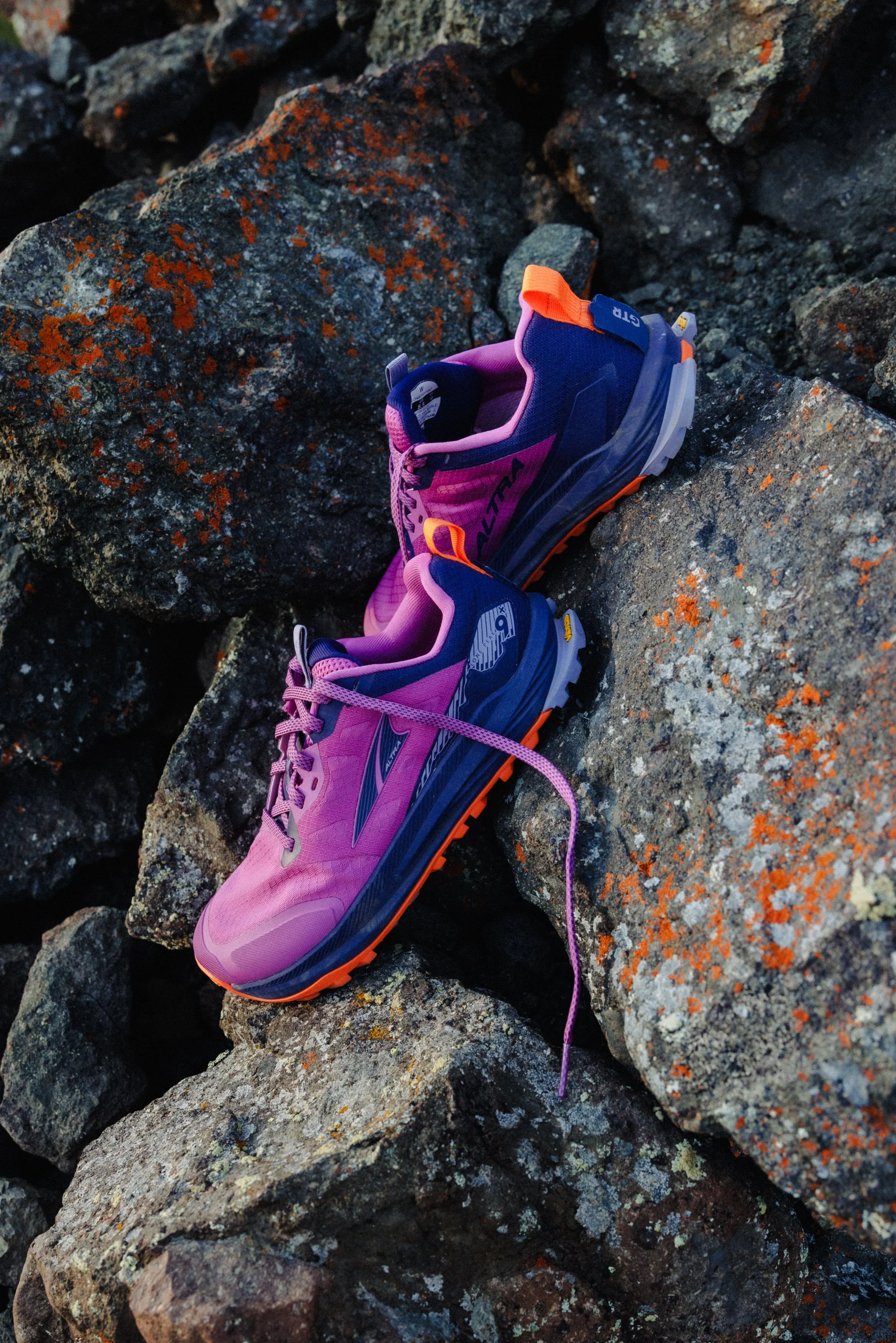 SS25_Trail_LP9+_Womens_Purple:Orange_AL0A85RH_580_01.jpg