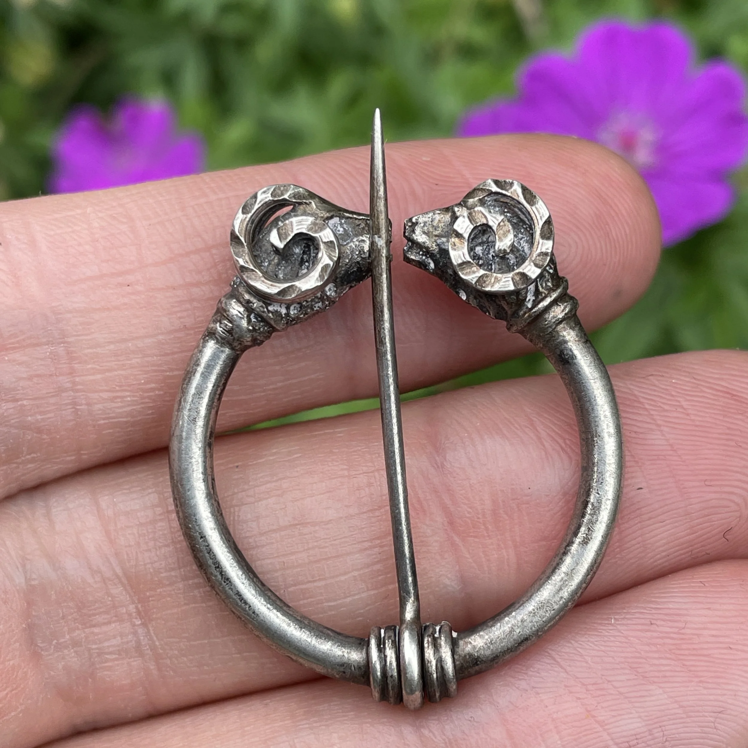 Vintage 800 Silver Double Ram's Head Penannular Brooch