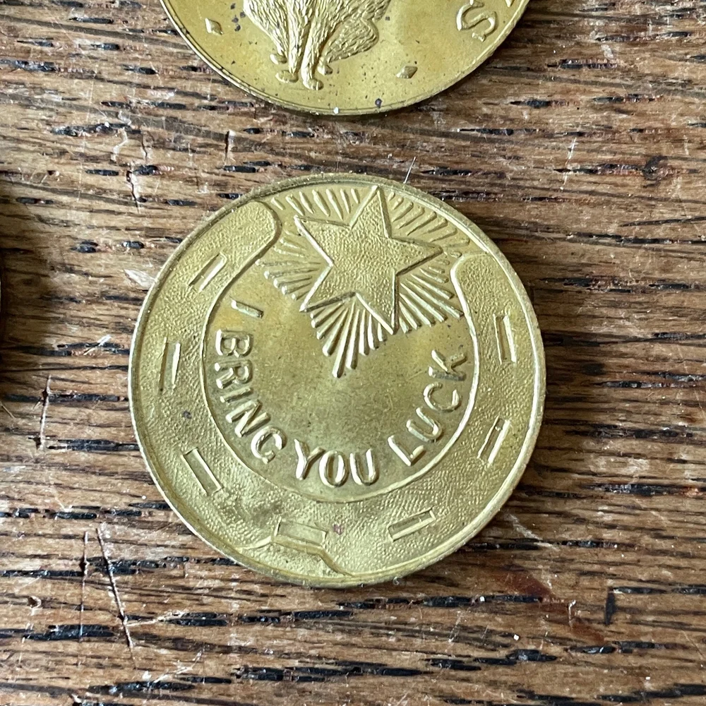 ♦︎ GOOD LUCK!! SINGLE Vintage Good Luck Always/I Bring You Luck Cat Gaming