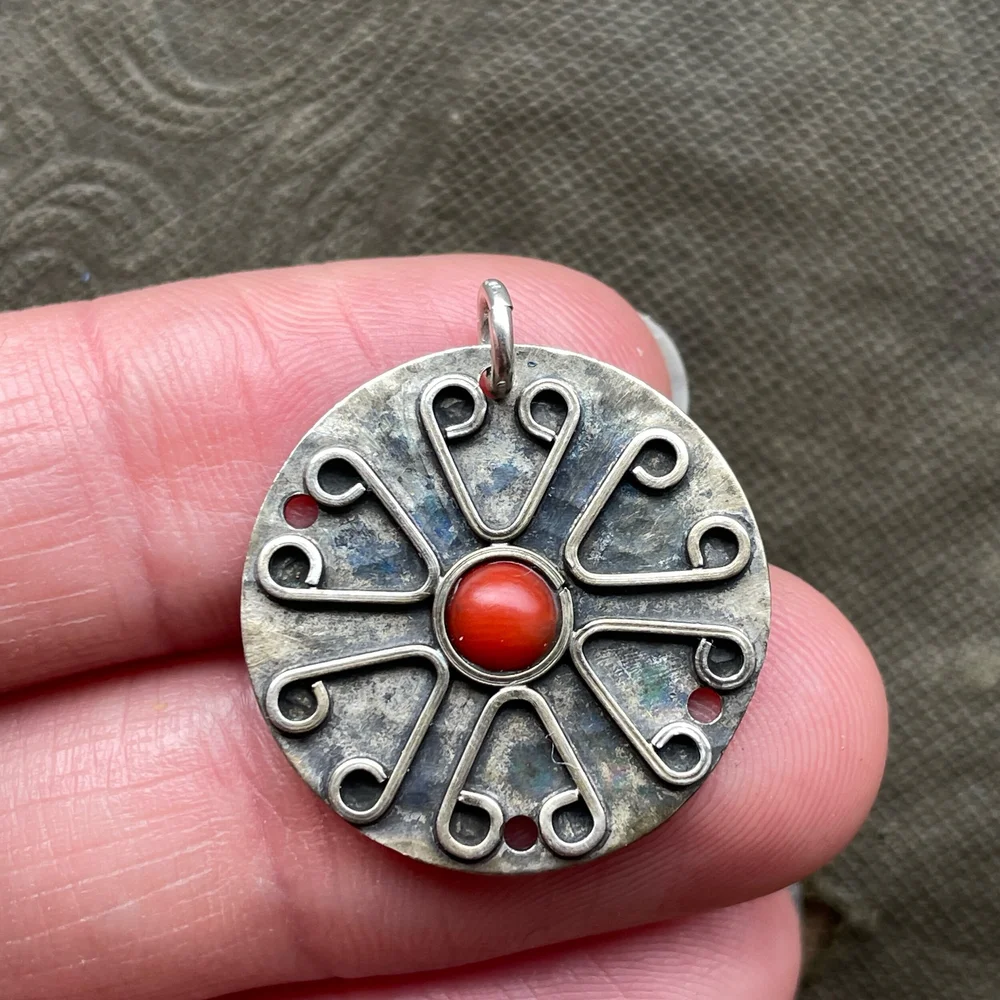 BIG HAND silver925×k18×coral×Ruby Vintage 800 Silver & Coral Round Sun