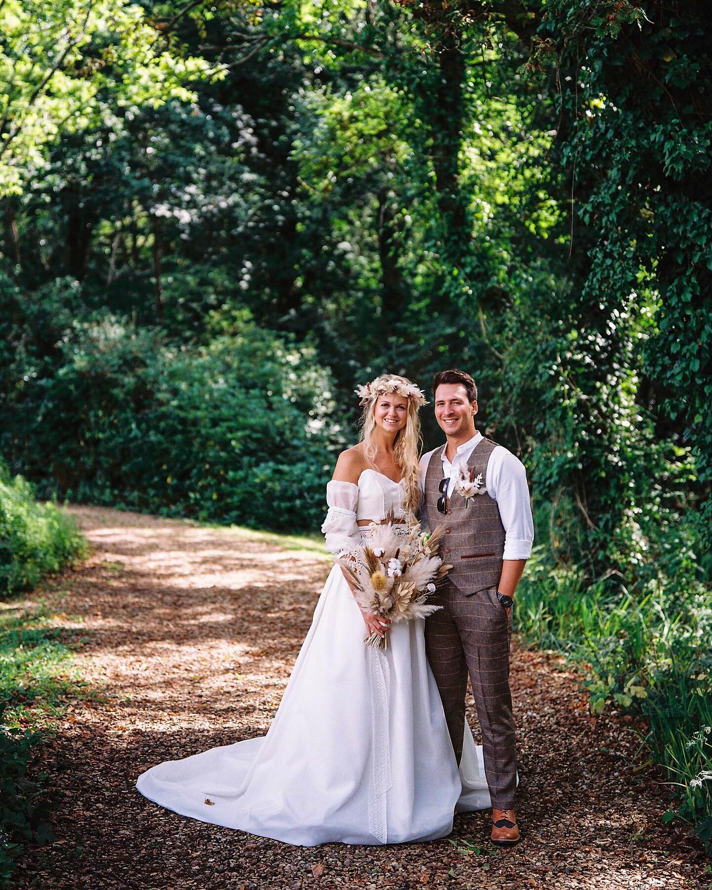 K&amp;G on their big day last year, shot on Kodak Gold 📸💯 

#kodakgold#weddingphotographeruk#weddingshotonfilm#dorsetweddingphotographer#cornishweddingphotographer#somersetweddingphotographer#analogwedding#analogweddingphotographer