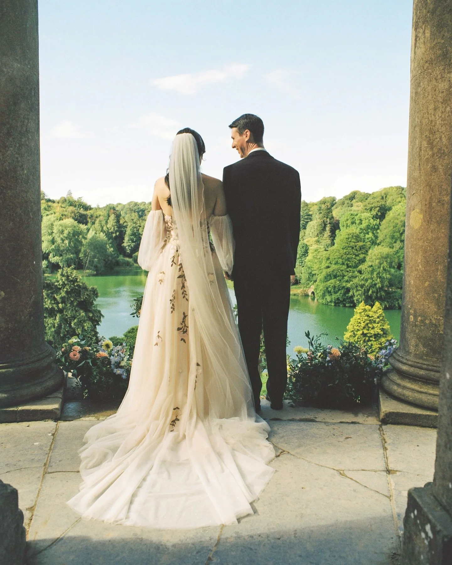 Em &amp; Joe eloped and it made the best pictures. Shot on a mixture of film and digital 📸 #stourhead#stourheadwedding#filmphotographer#weddingphotographeruk