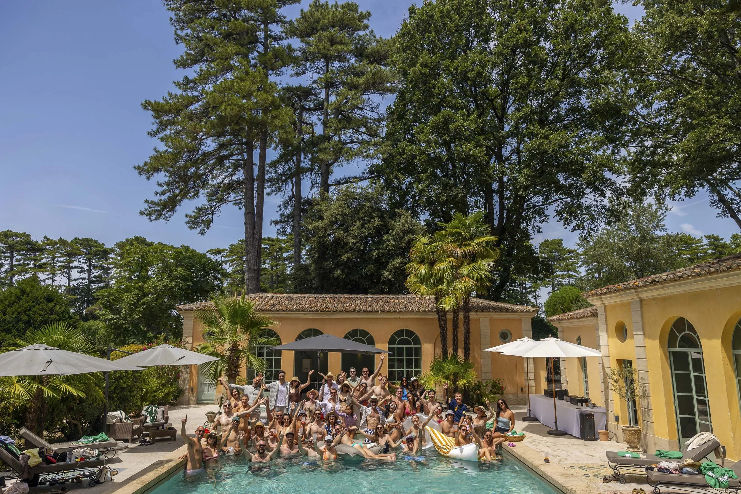 CAROLINE_CAMILLE_POOL_PARTY_FRANCE__052.jpg