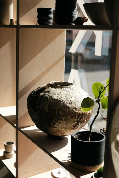 file STUDIO ROKA for rent-sphere vase vulcan-1 pcs..jpg