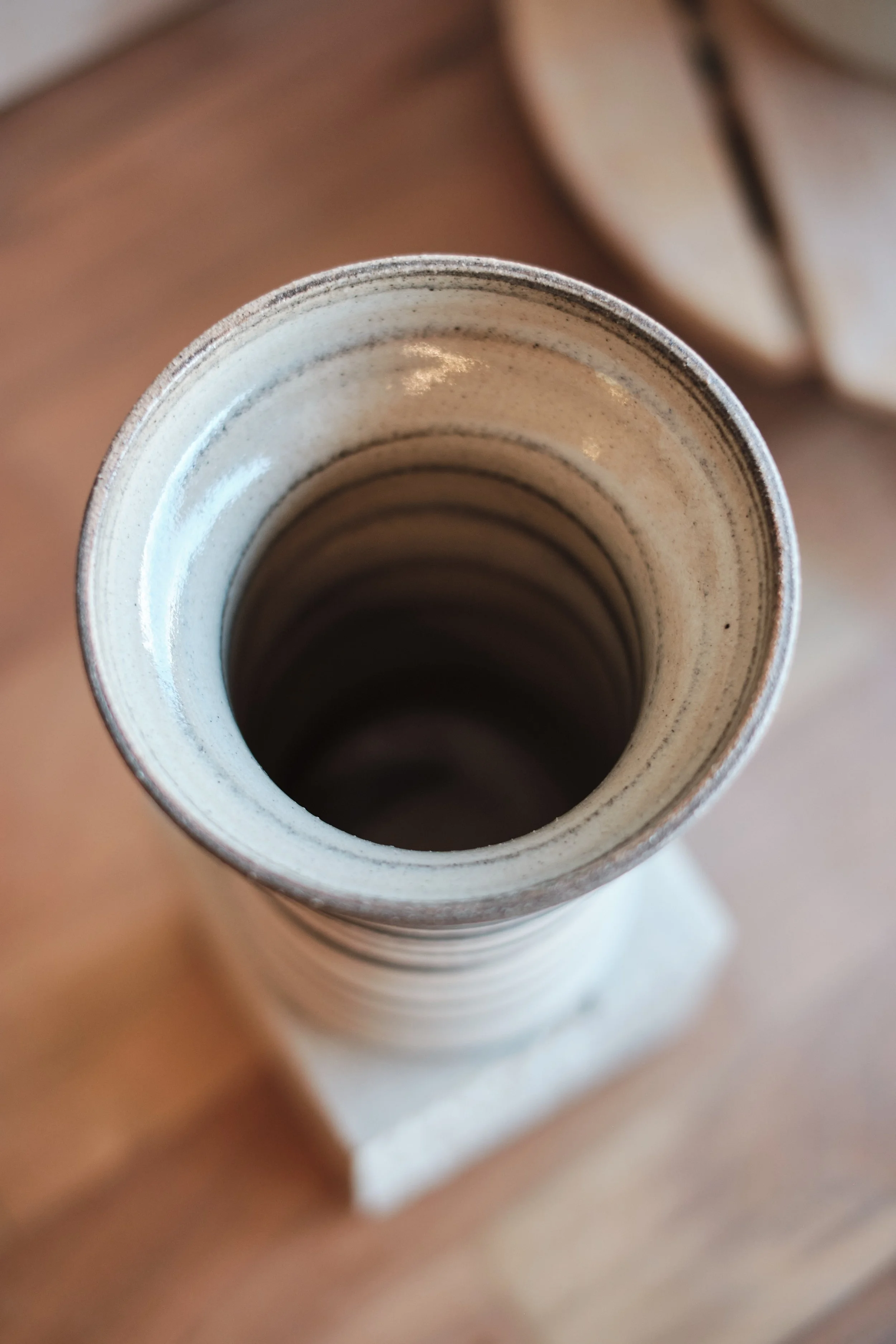 file STUDIO ROKA - handmade ceramics Zürich-swirl vases 9.jpg
