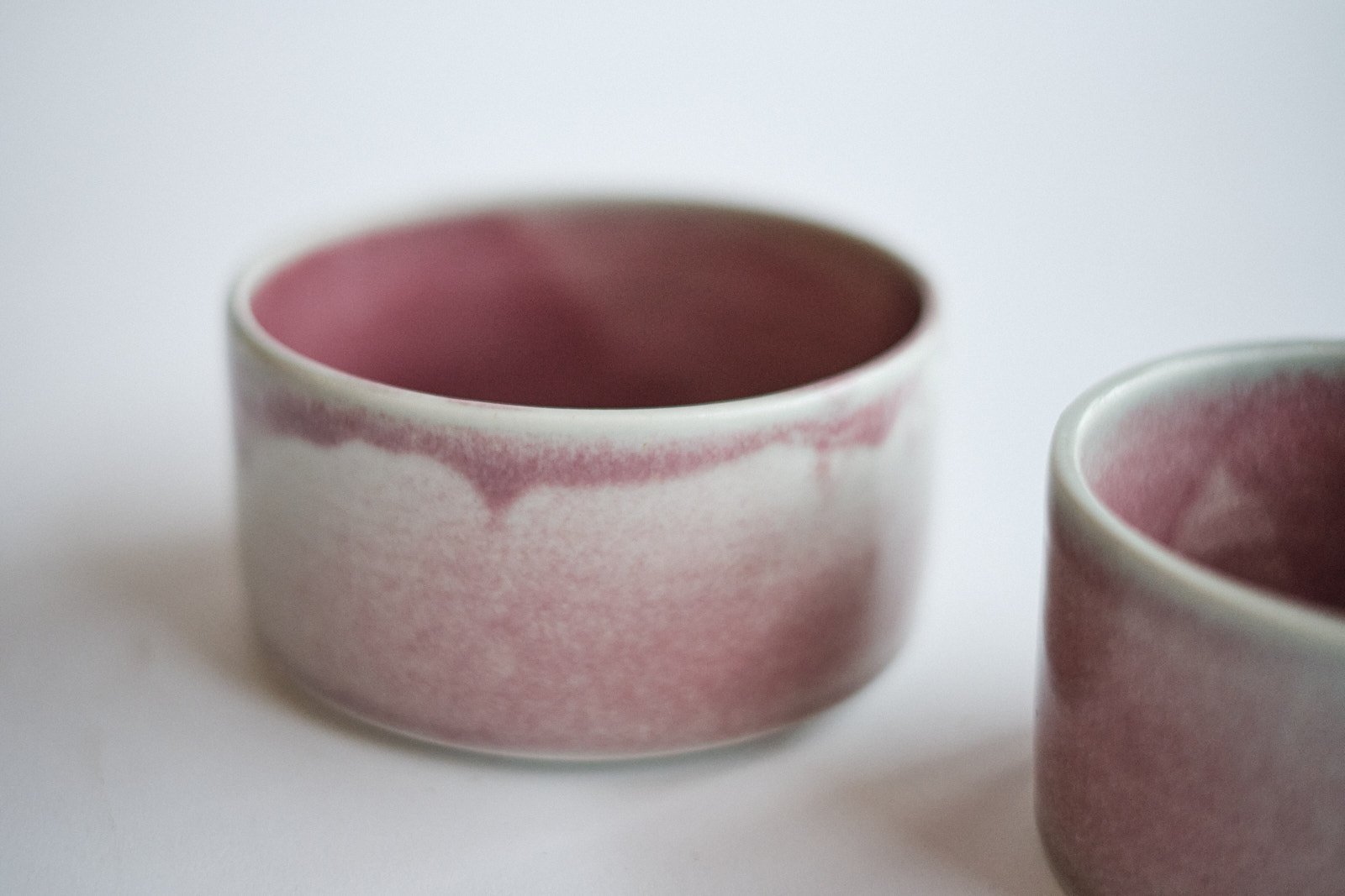file STUDIO ROKA PINK GREEN PORCELAIN TRAYS 4.jpg