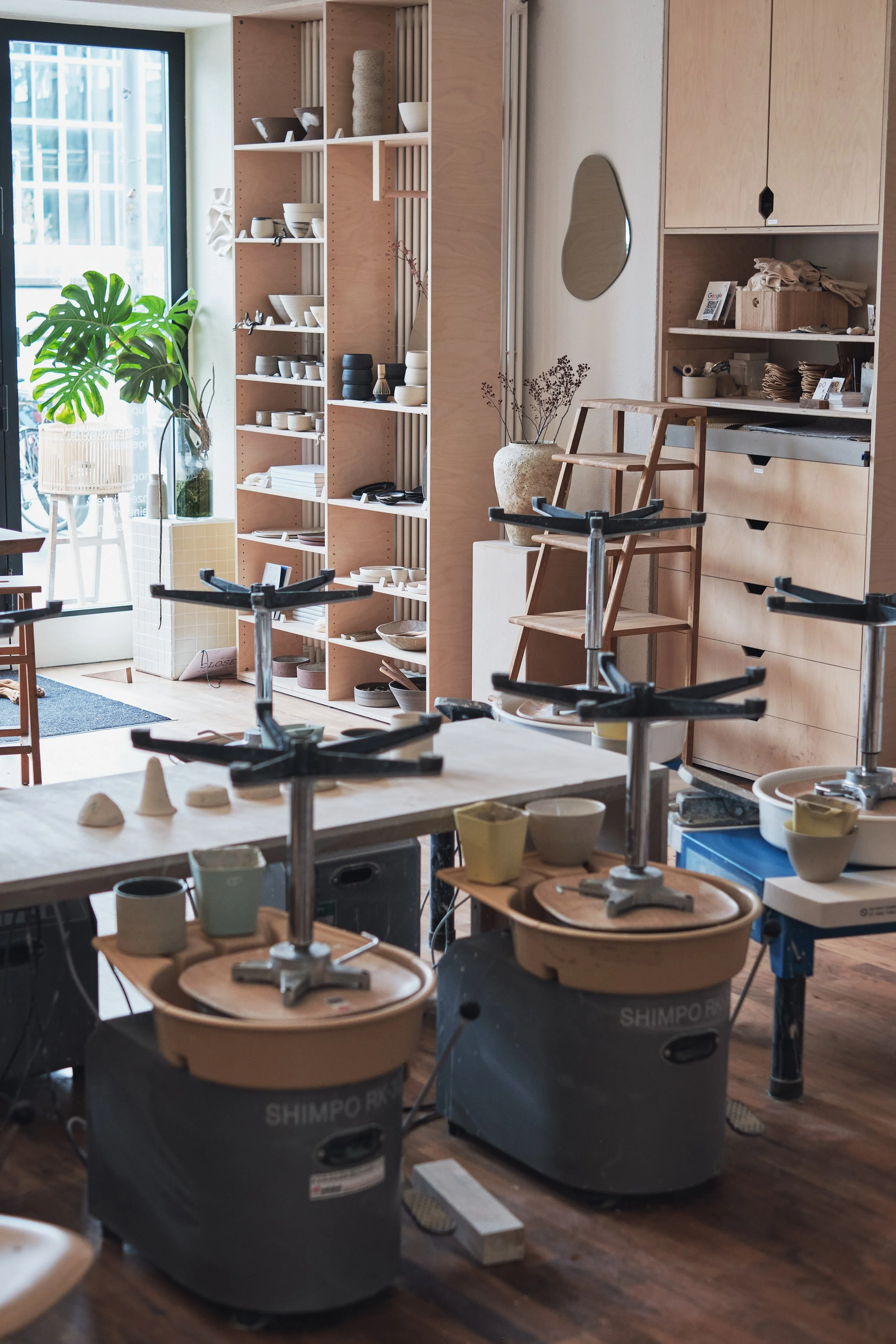 CLAY CITY RETREAT intensive class on the potters wheel / Töpferkurs Zürich