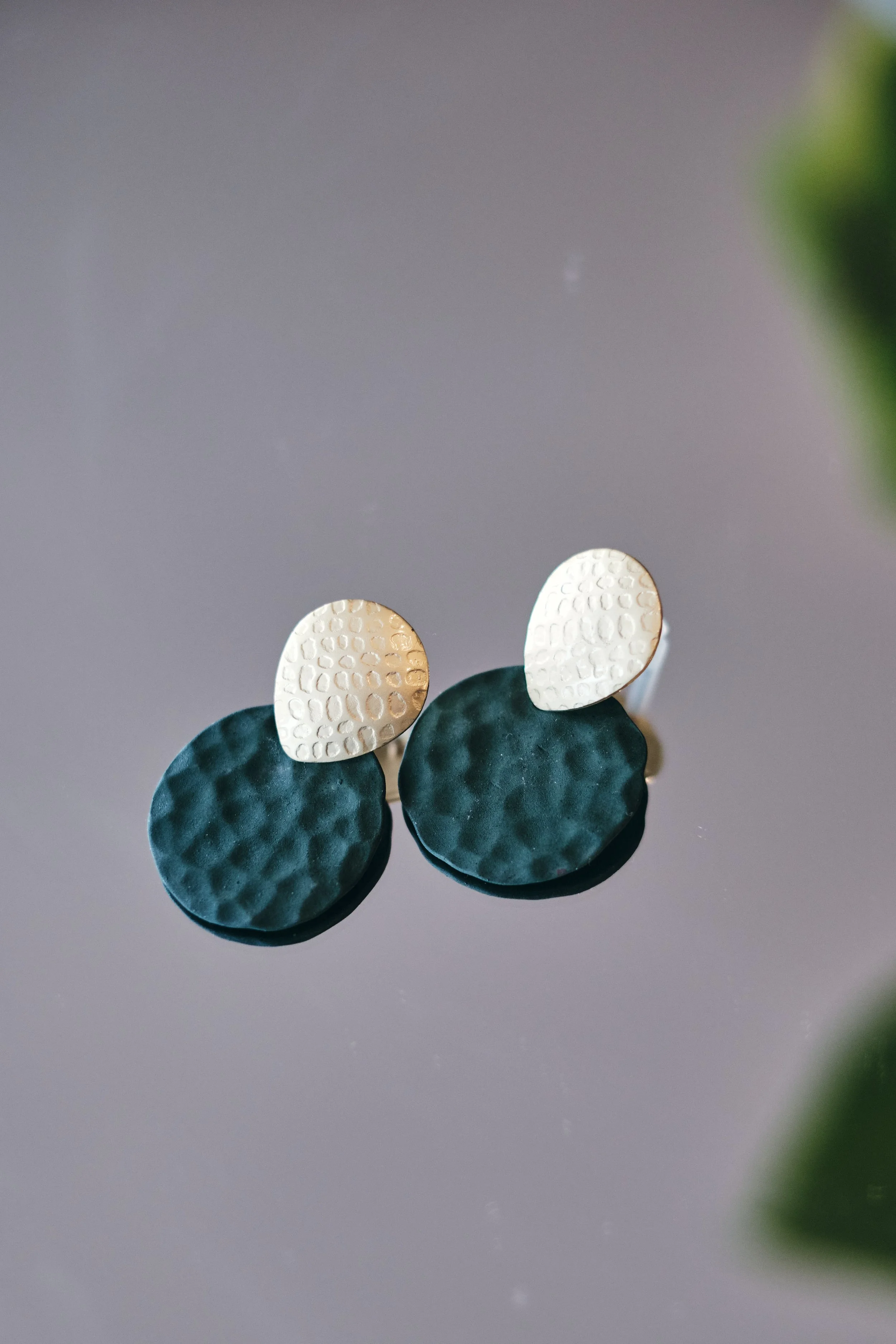 file STUDIO ROKA - EARRINGS PORCELAIN GOLD STUD.jpg
