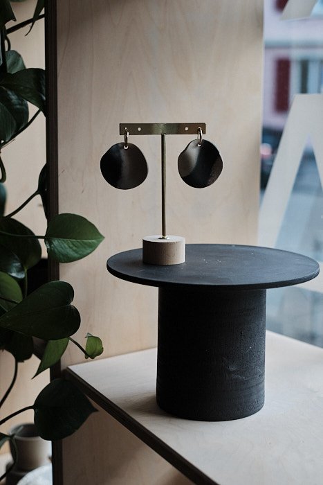 file STUDIO ROKA for rent- black pedestal - 1 pcs. 3.jpg