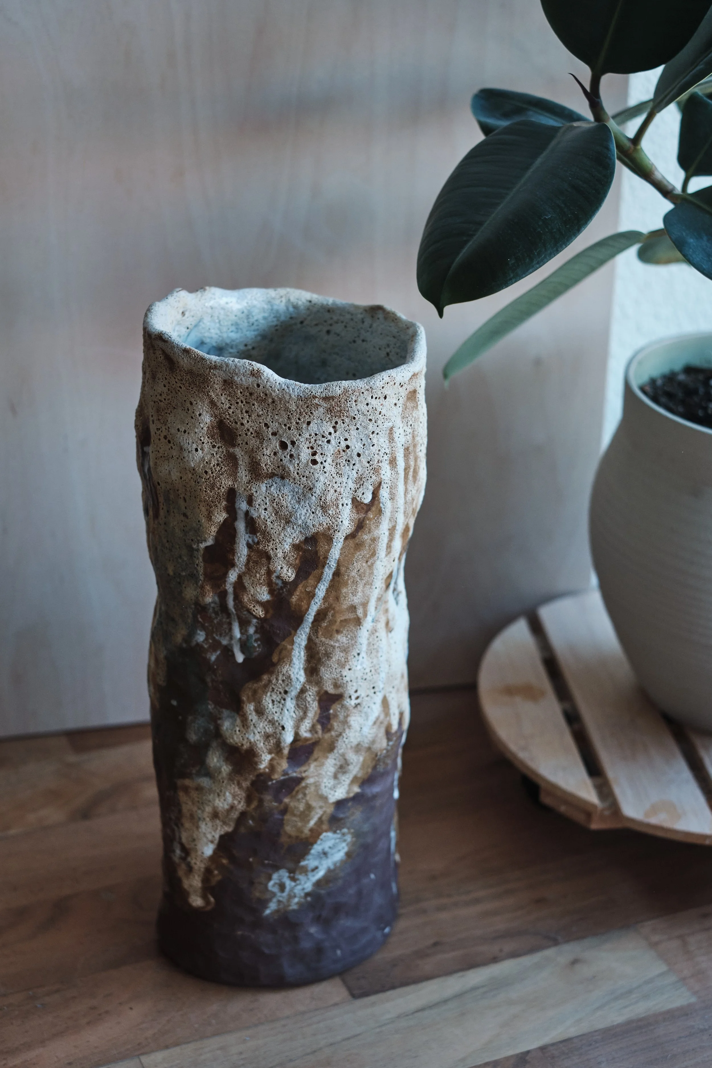 file STUDIO ROKA - handmade ceramics Zürich-artwork-sculpture vase-handbuild 1.jpg