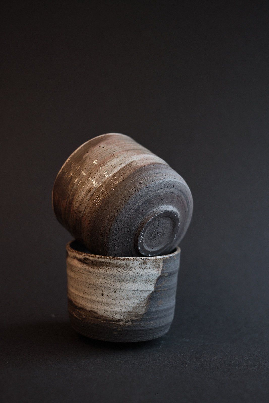 file STUDIO ROKA BLACK CLAY CUP WITH BRUSHSTROKES 4.jpg