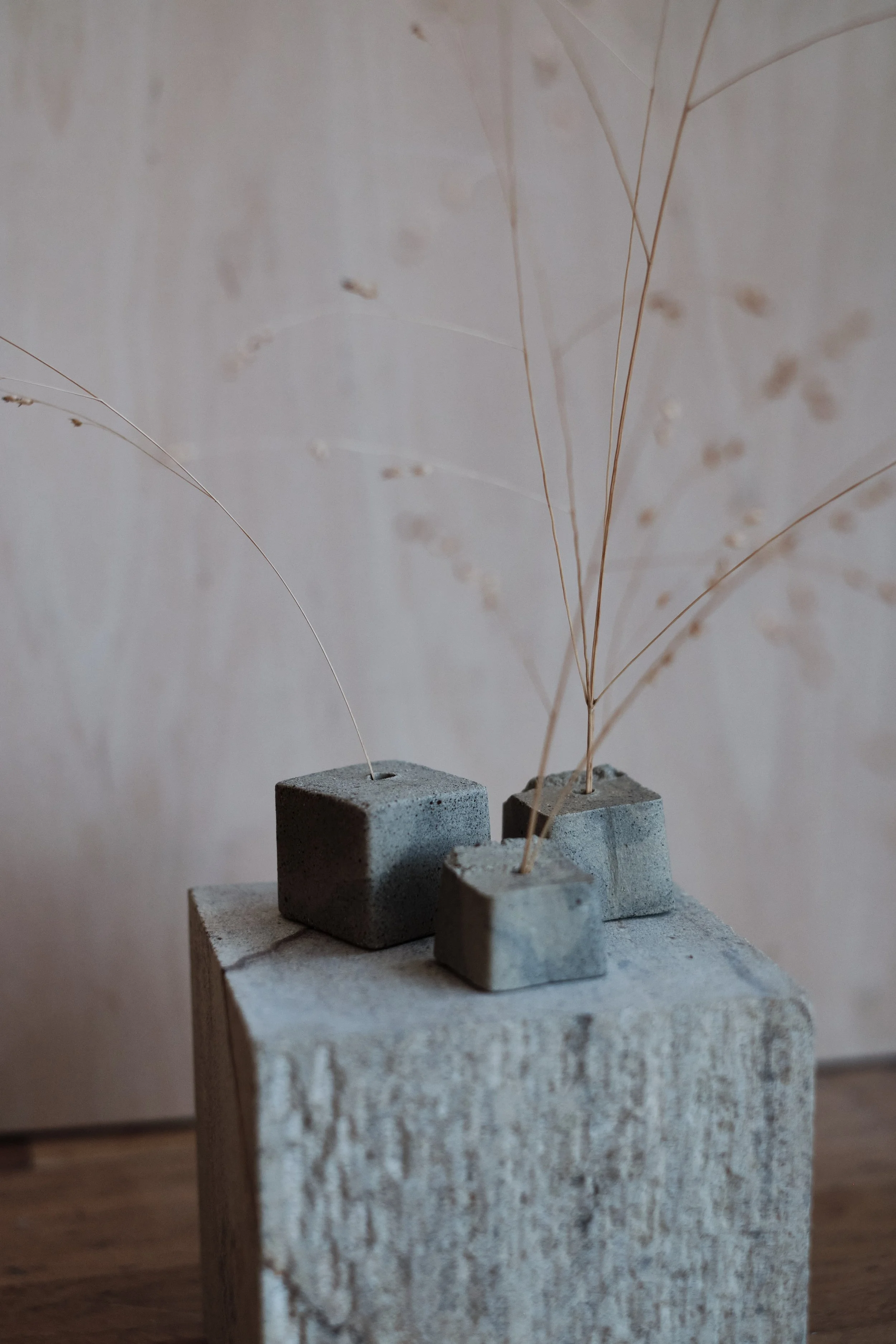file STUDIO ROKA - ikebana stones handmade ceramics 3.jpg