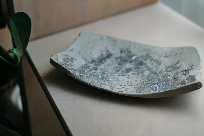 file STUDIO ROKA for rent- slab plate-1 pcs..jpg