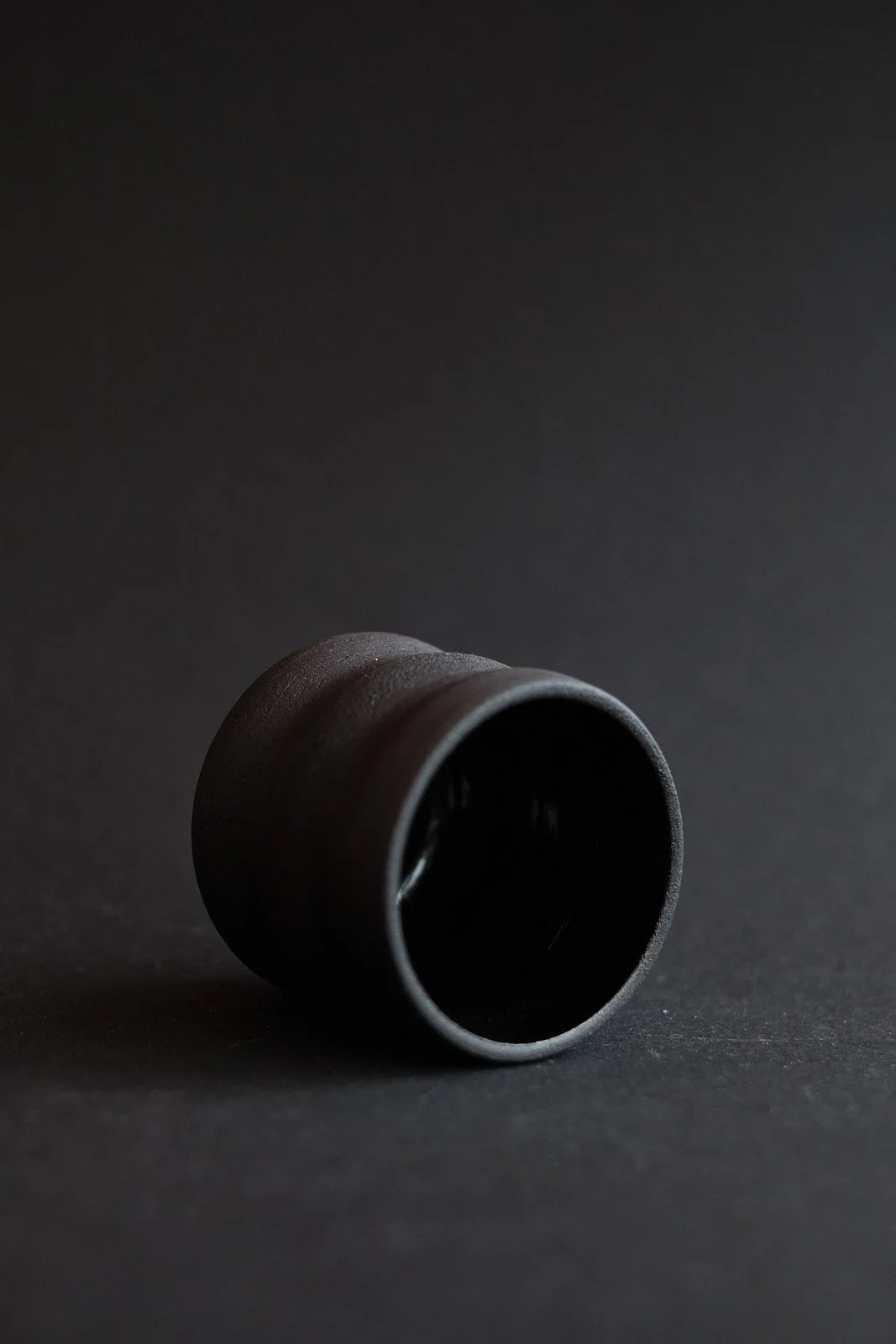 file STUDIO ROKA BLACK CLAY 3 1.jpg