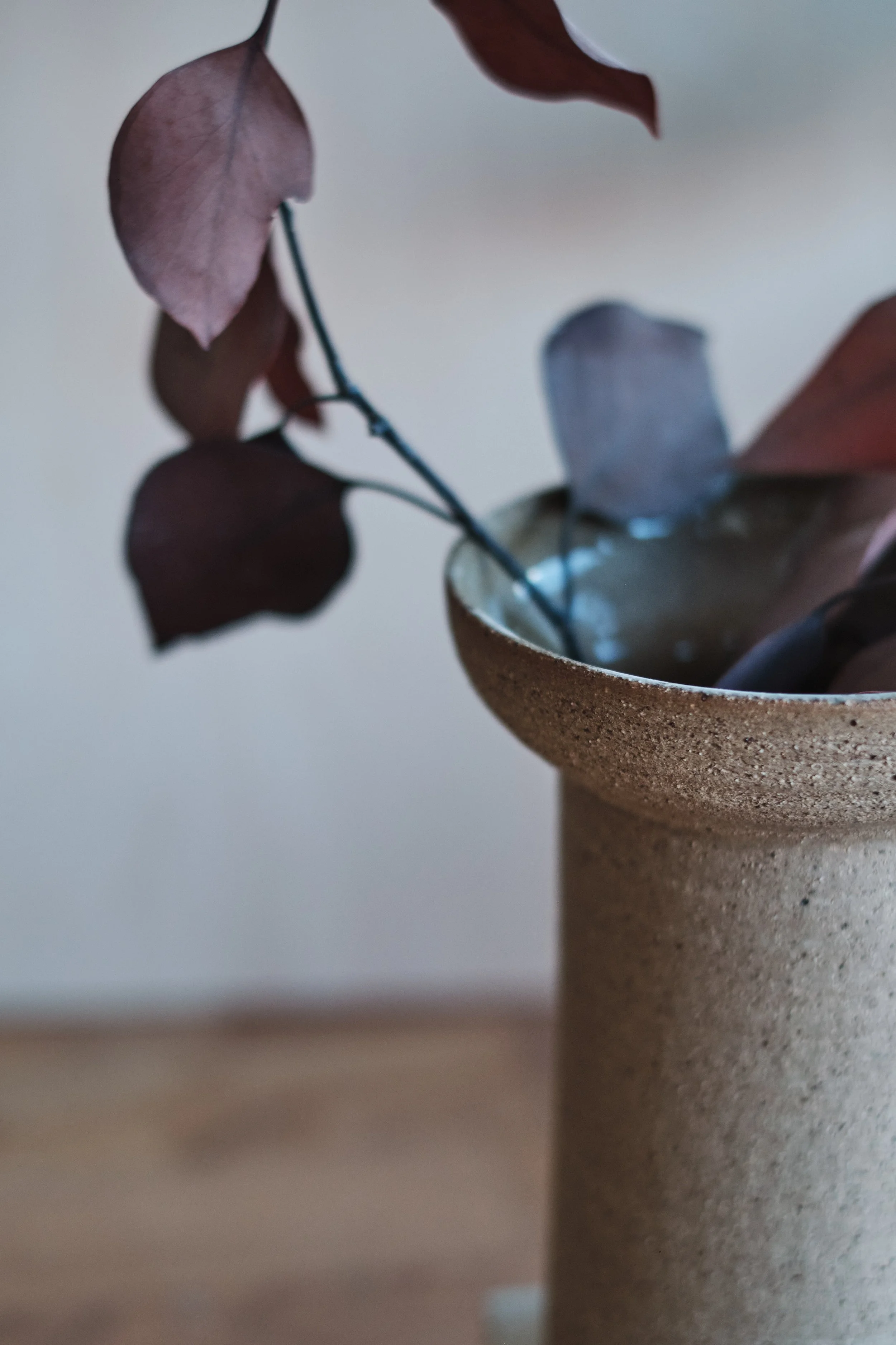 file STUDIO ROKA - handmade ceramics Zürich-swirl vase 6 1.jpg