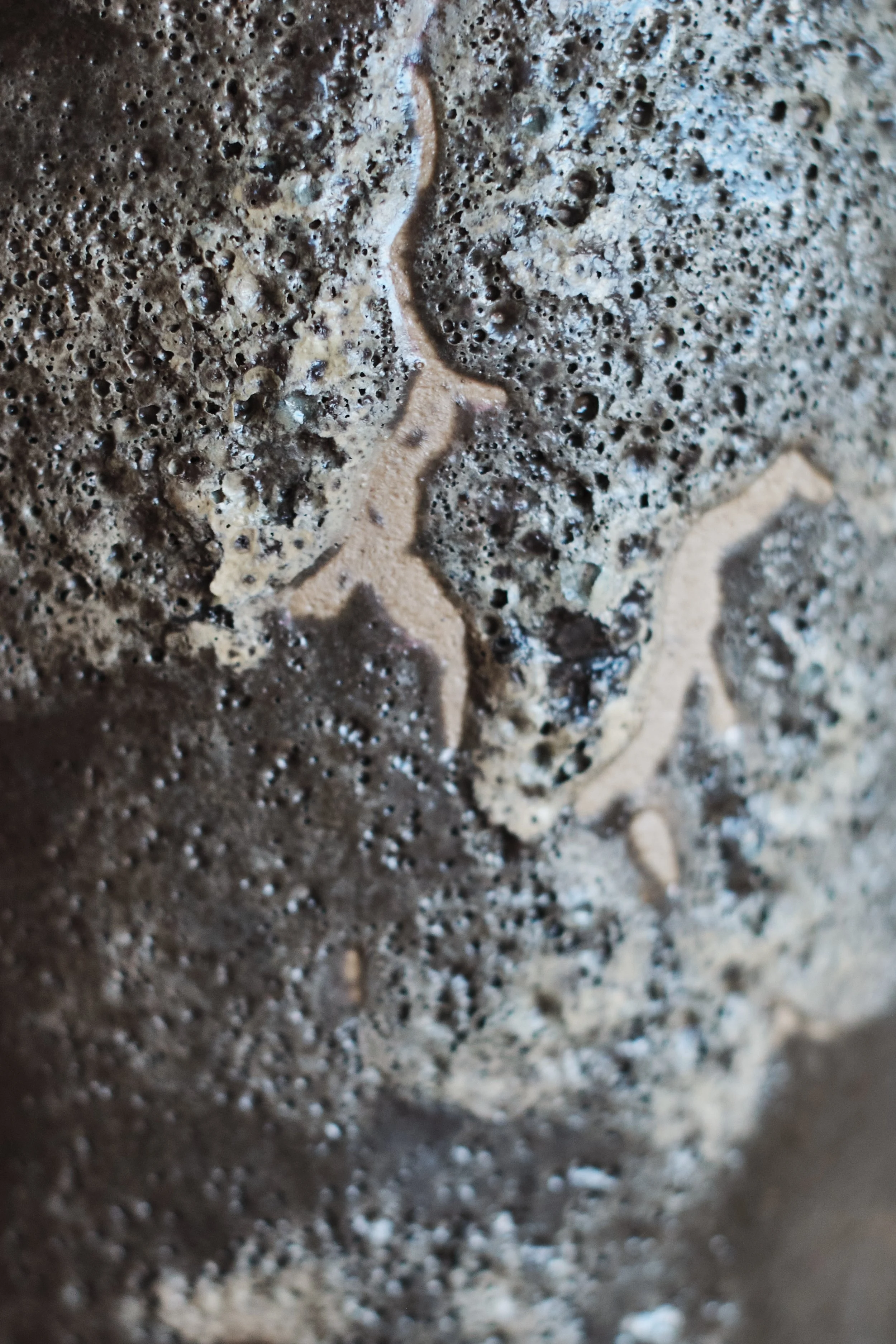 file STUDIO ROKA - handmade ceramics Zürich-artwork-vase vulkan 7.jpg