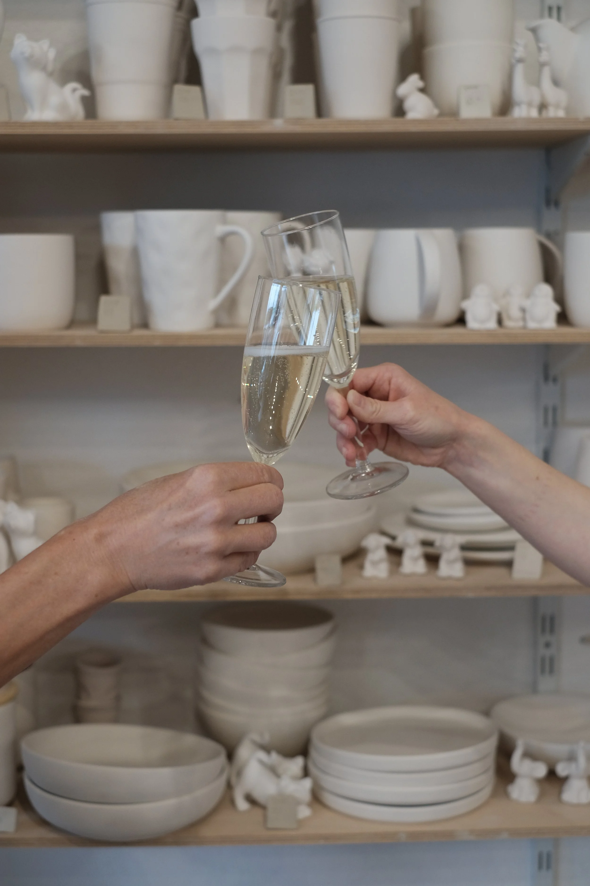 Studio Roka Töpfern und Apero Ton und Spass Prosecco Keramik bemalen