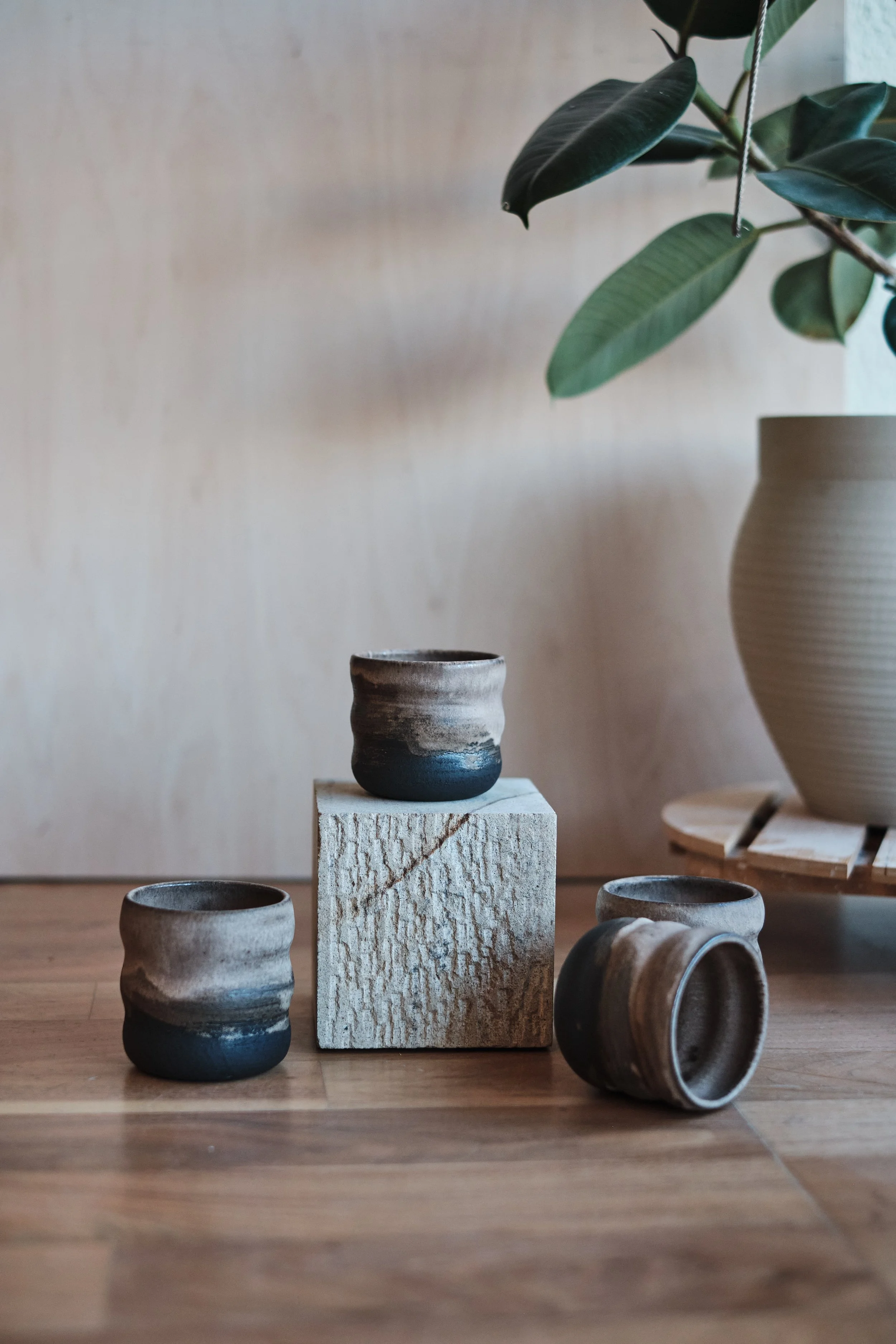 file STUDIO ROKA - handmade ceramics Zürich-sandstone wavy cup.jpg