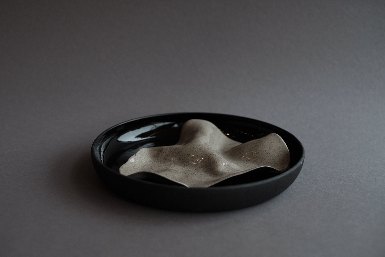 file STUDIO ROKA BLACK CLAY TRAY.jpg