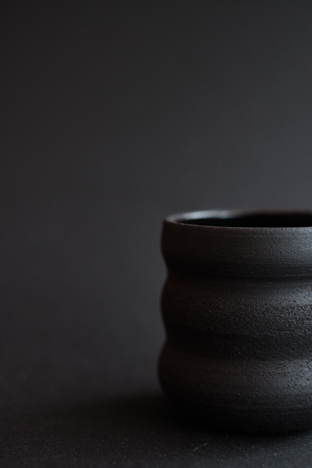 file STUDIO ROKA BLACK CLAY 2 1.jpg