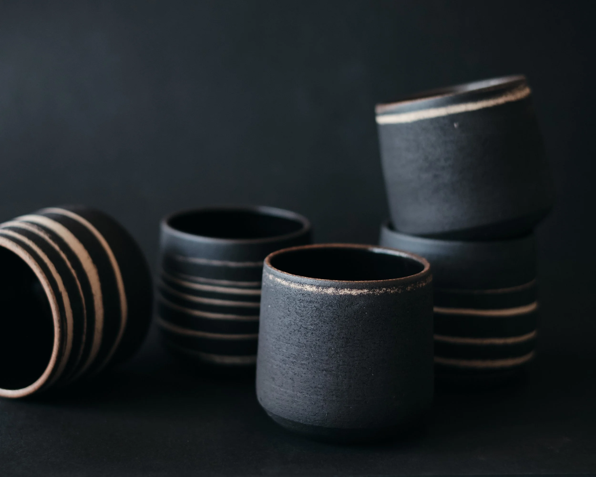 file STUDIO ROKA - SWIRL CUPS TUMBLERS BLACK 1.jpg