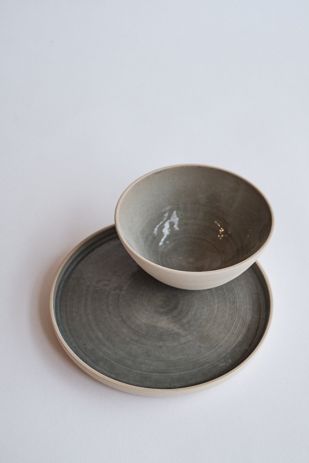 file STUDIO ROKA PLATE AND BOWL STONEWARE DUSKY BLUE 1.jpg