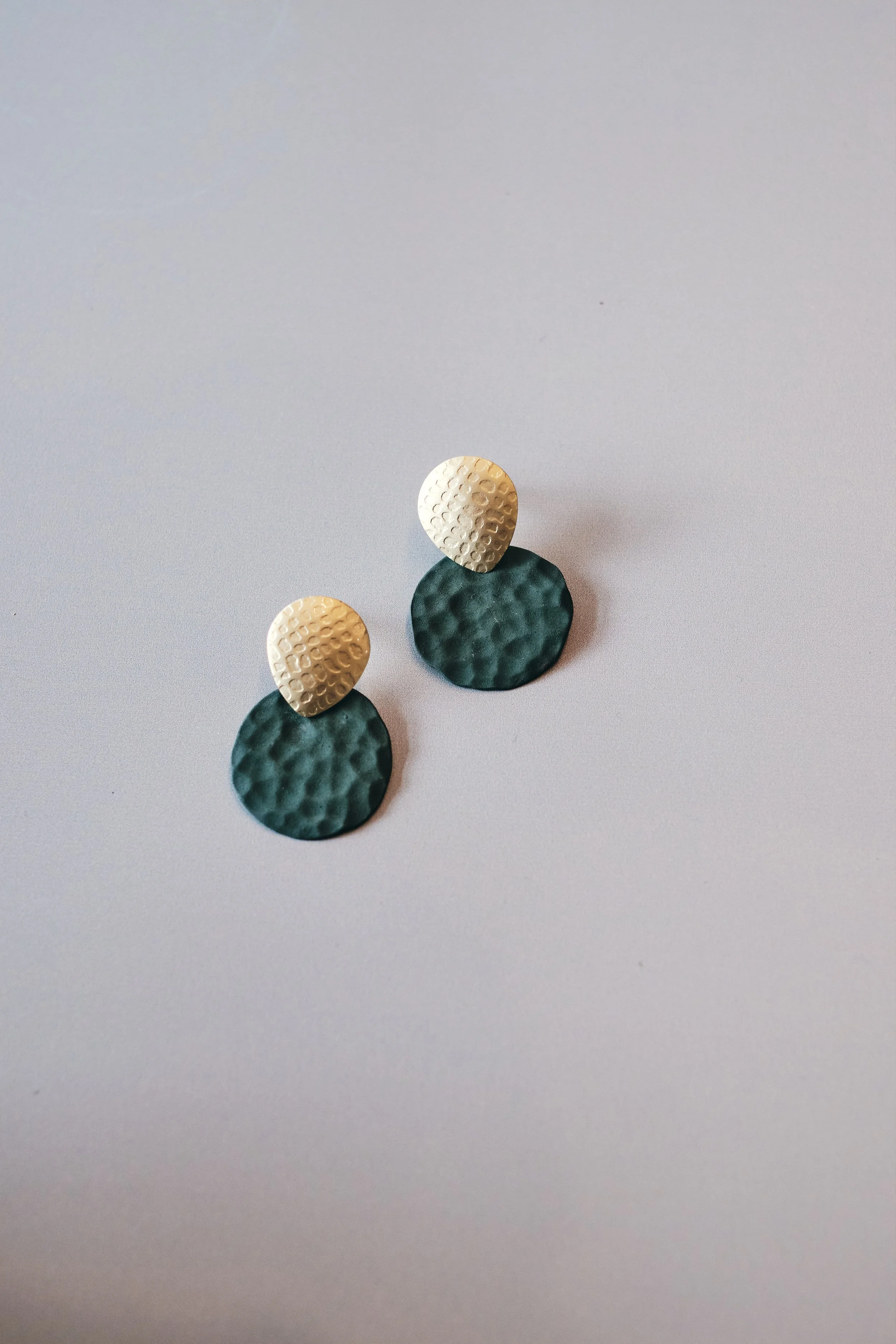 file STUDIO ROKA - EARRINGS PORCELAIN GOLD STUD 3.jpg