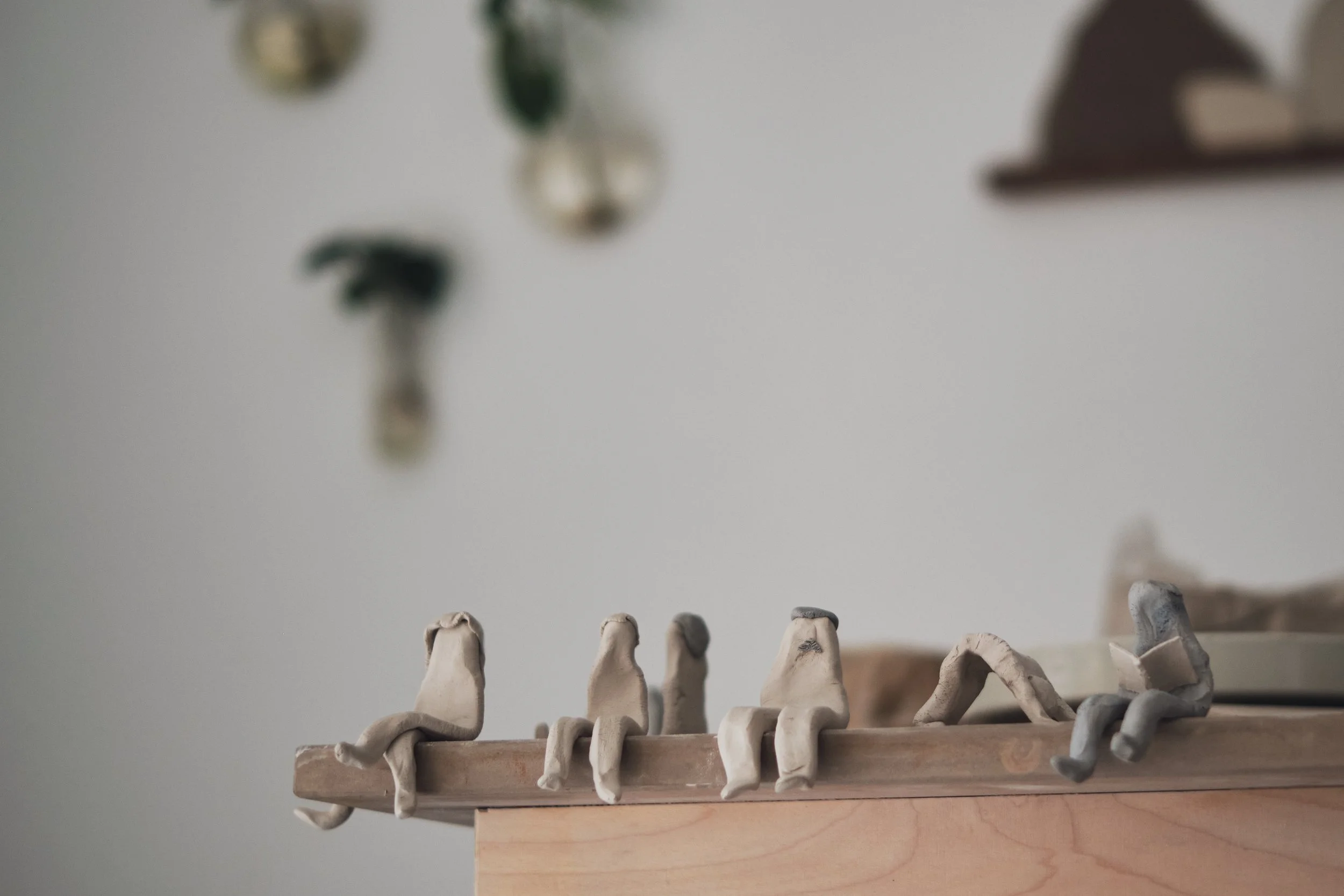 file STUDIO ROKA  ceramics - figurine - prjatu - koleg.jpg