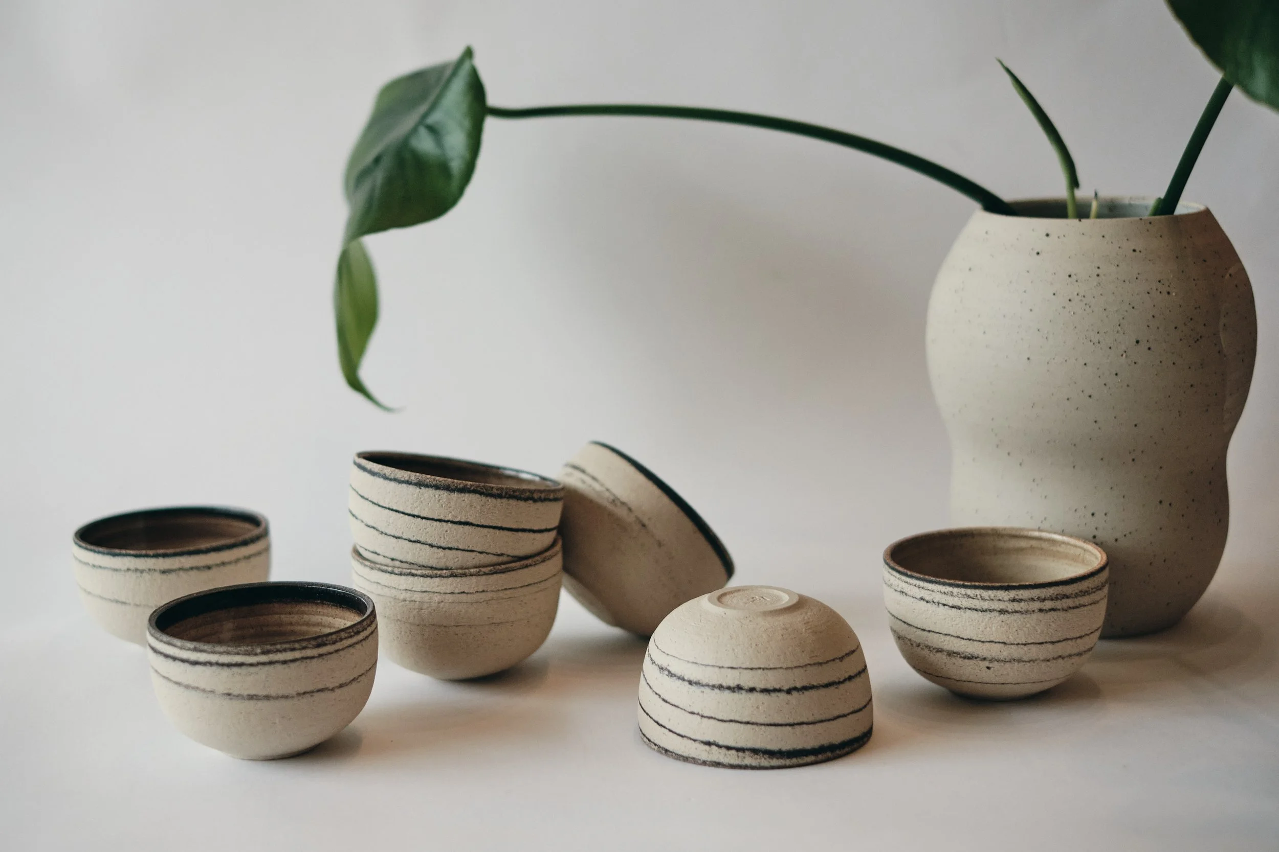 file STUDIO ROKA - CLASSIC CAPPUCCINO SWIRL CUP.jpg