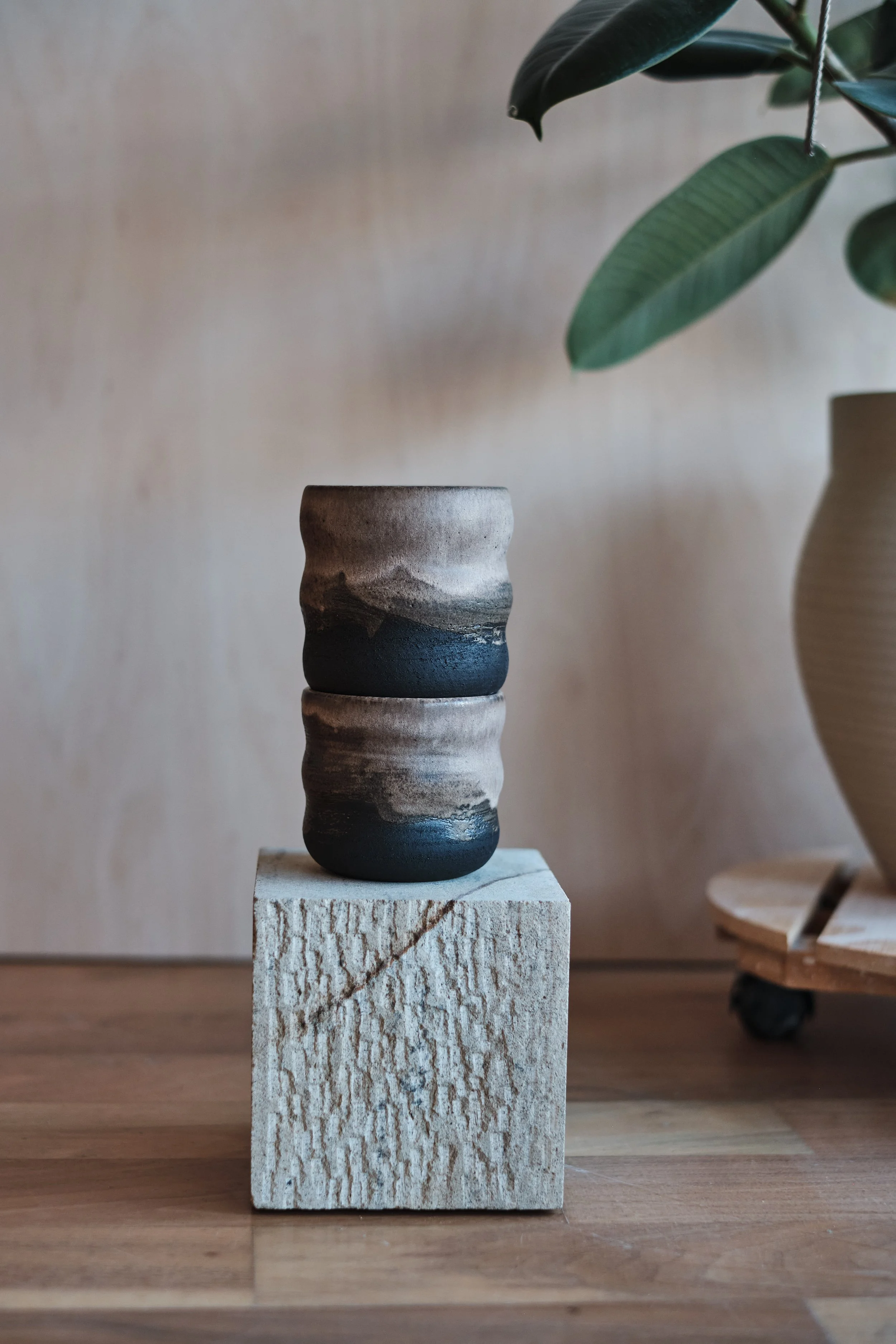 file STUDIO ROKA - handmade ceramics Zürich-sandstone wavy cup 2.jpg