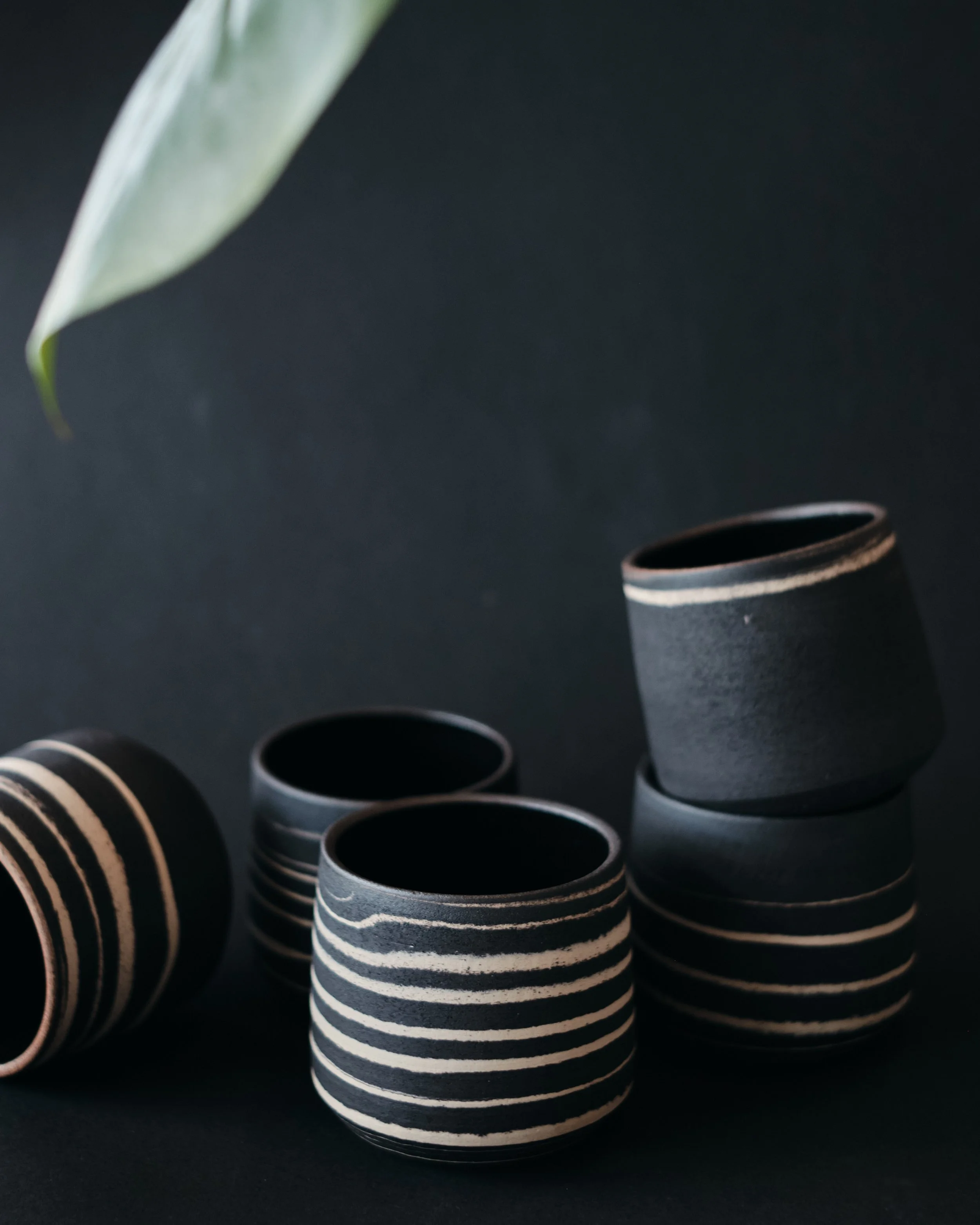 file STUDIO ROKA - SWIRL CUPS TUMBLERS BLACK.jpg
