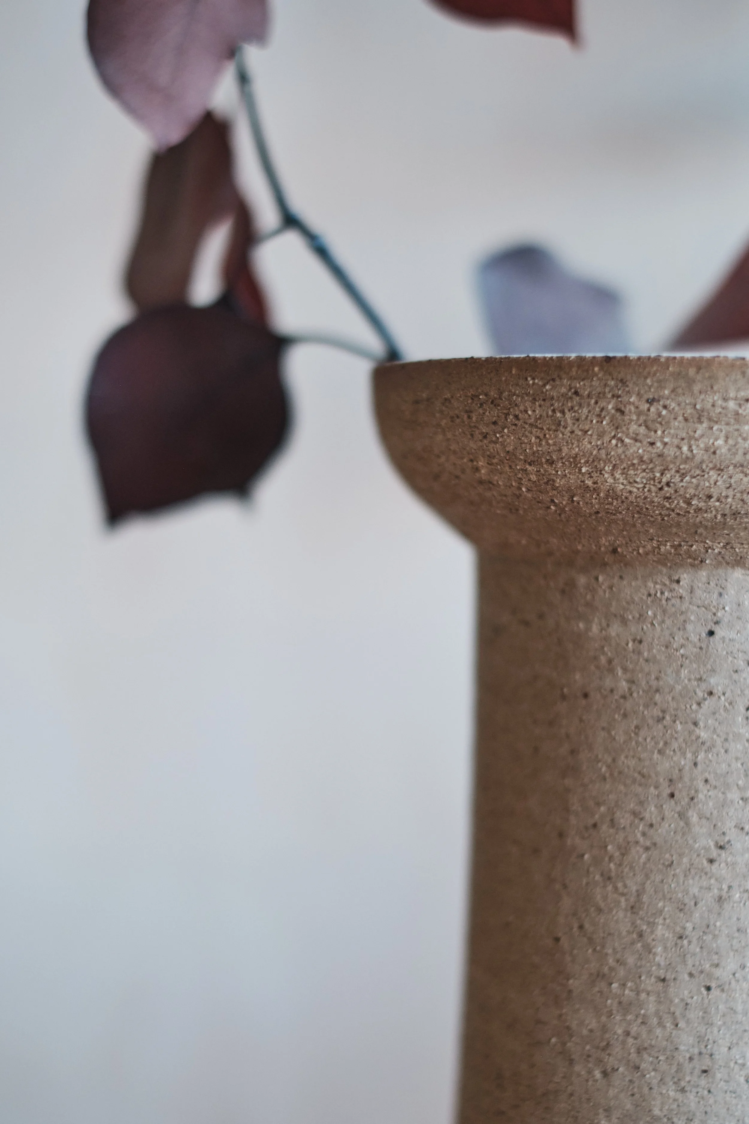 file STUDIO ROKA - handmade ceramics Zürich-swirl vase 5 1.jpg