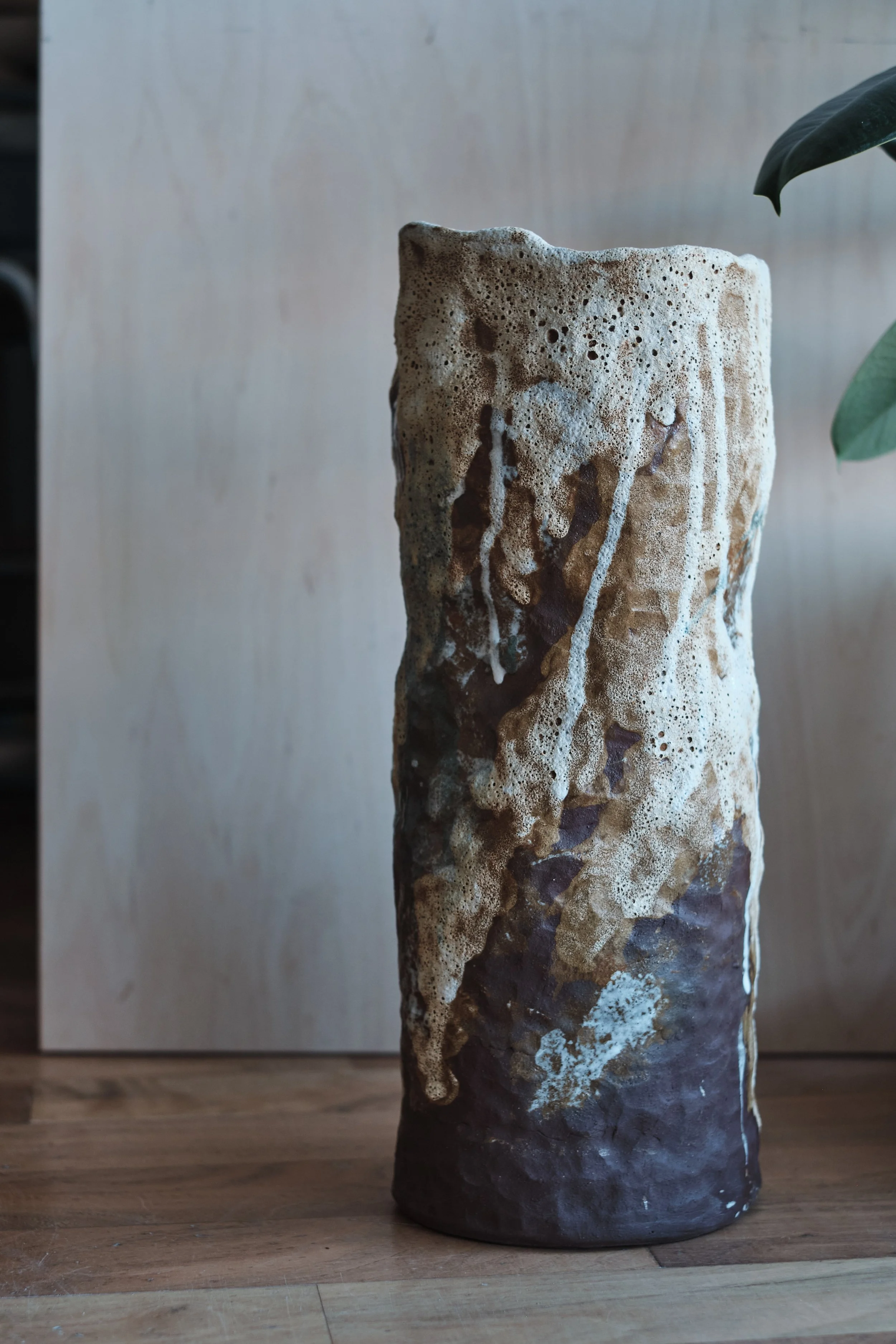 file STUDIO ROKA - handmade ceramics Zürich-artwork-sculpture vase-handbuild 2.jpg