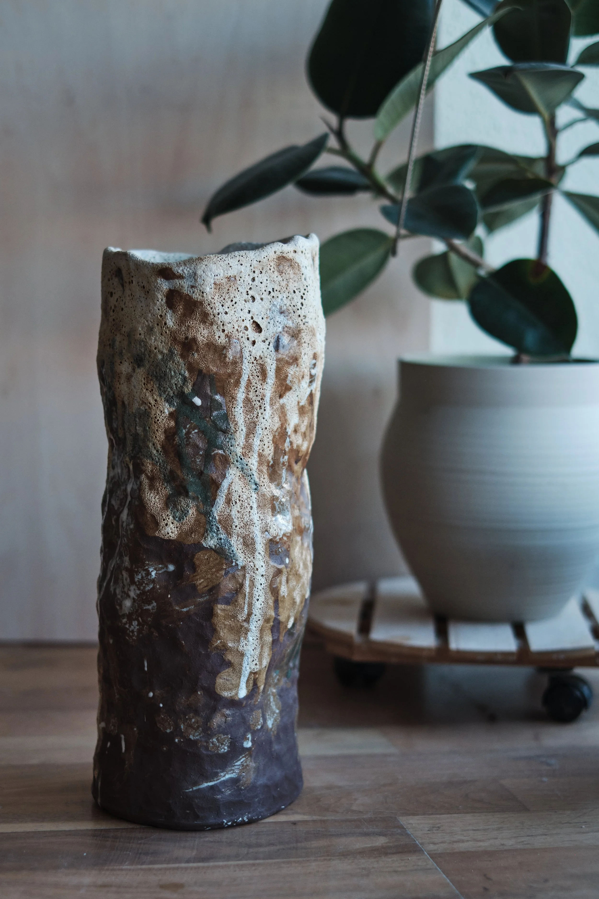 file STUDIO ROKA - handmade ceramics Zürich-artwork-sculpture vase-handbuild 9.jpg