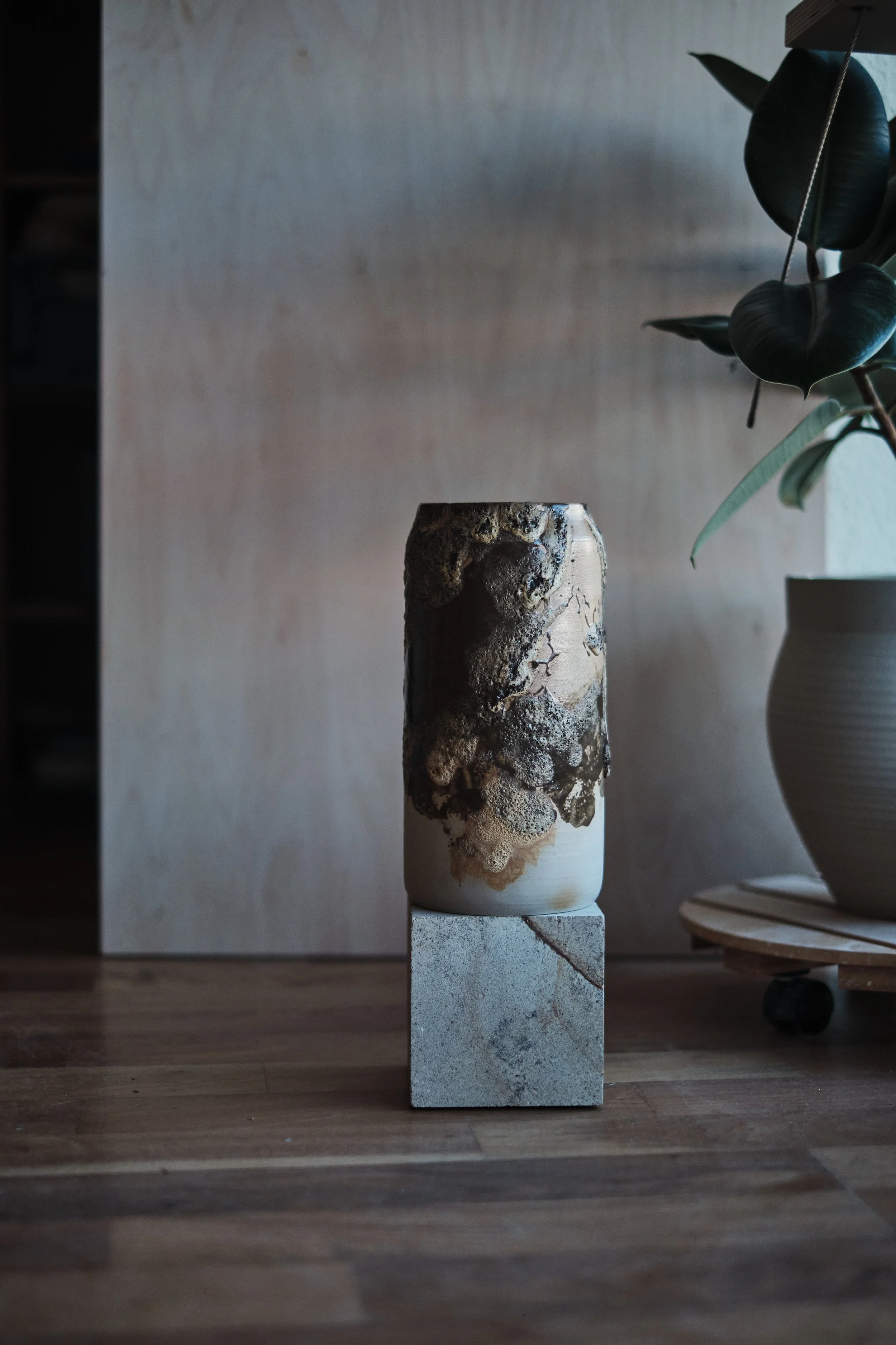 file STUDIO ROKA - handmade ceramics Zürich 71.jpg