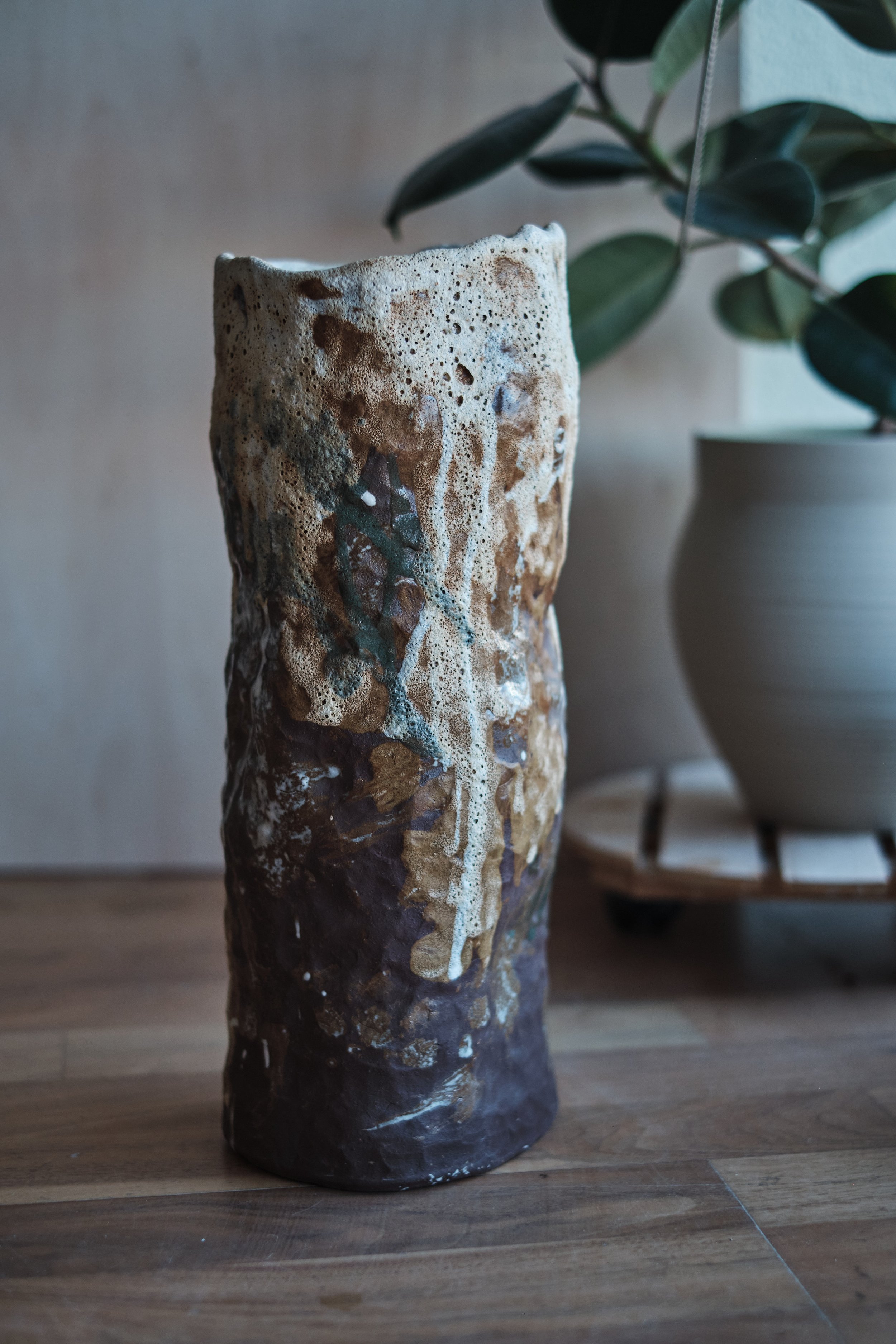 file STUDIO ROKA - handmade ceramics Zürich-artwork-sculpture vase-handbuild 8.jpg