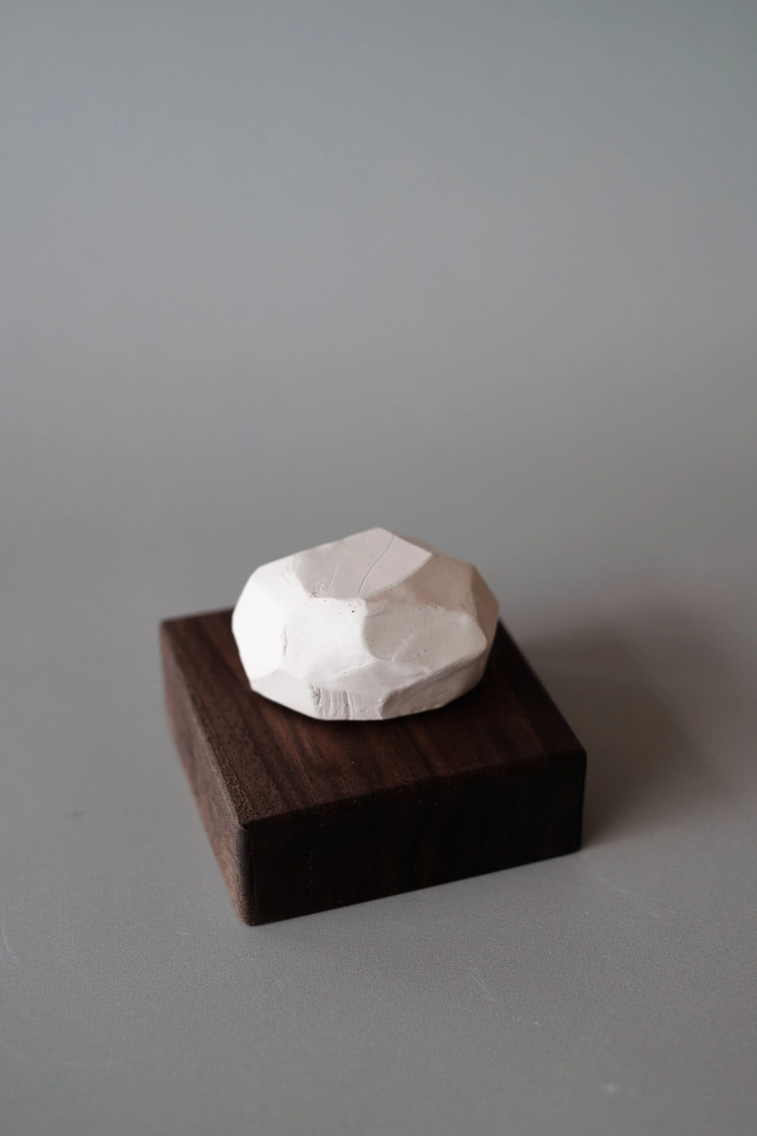 file STUDIO ROKA  - AROMA STONE DIFFUSER 1.jpg