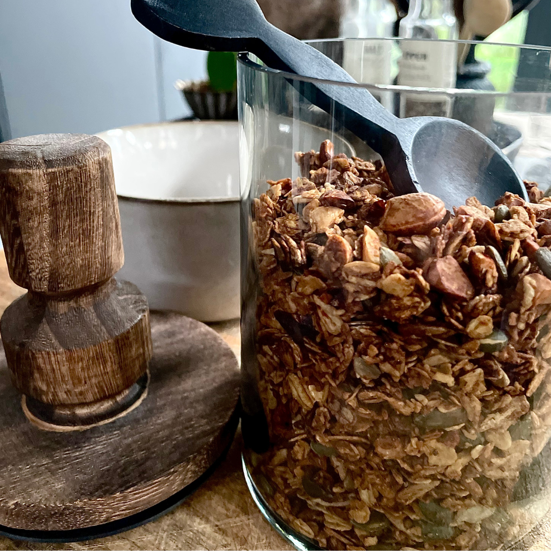 Crunchy Homemade Granola met Noten: Makkelijk &amp; Heerlijk!